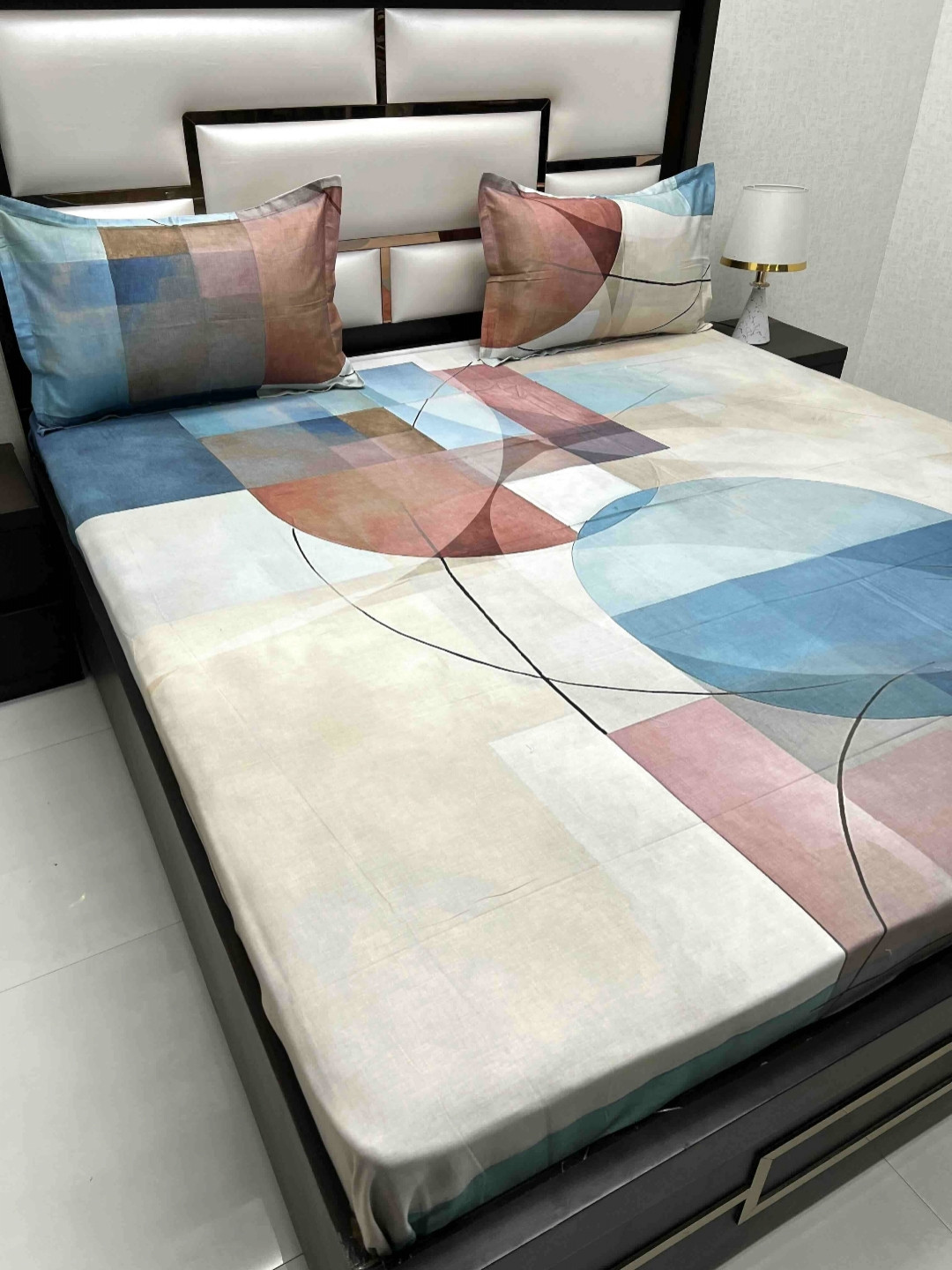

Pure Decor Majestic Beige Geometric 380 TC Pure Cotton King Bedsheet Set 2.72 m x 2.76 m
