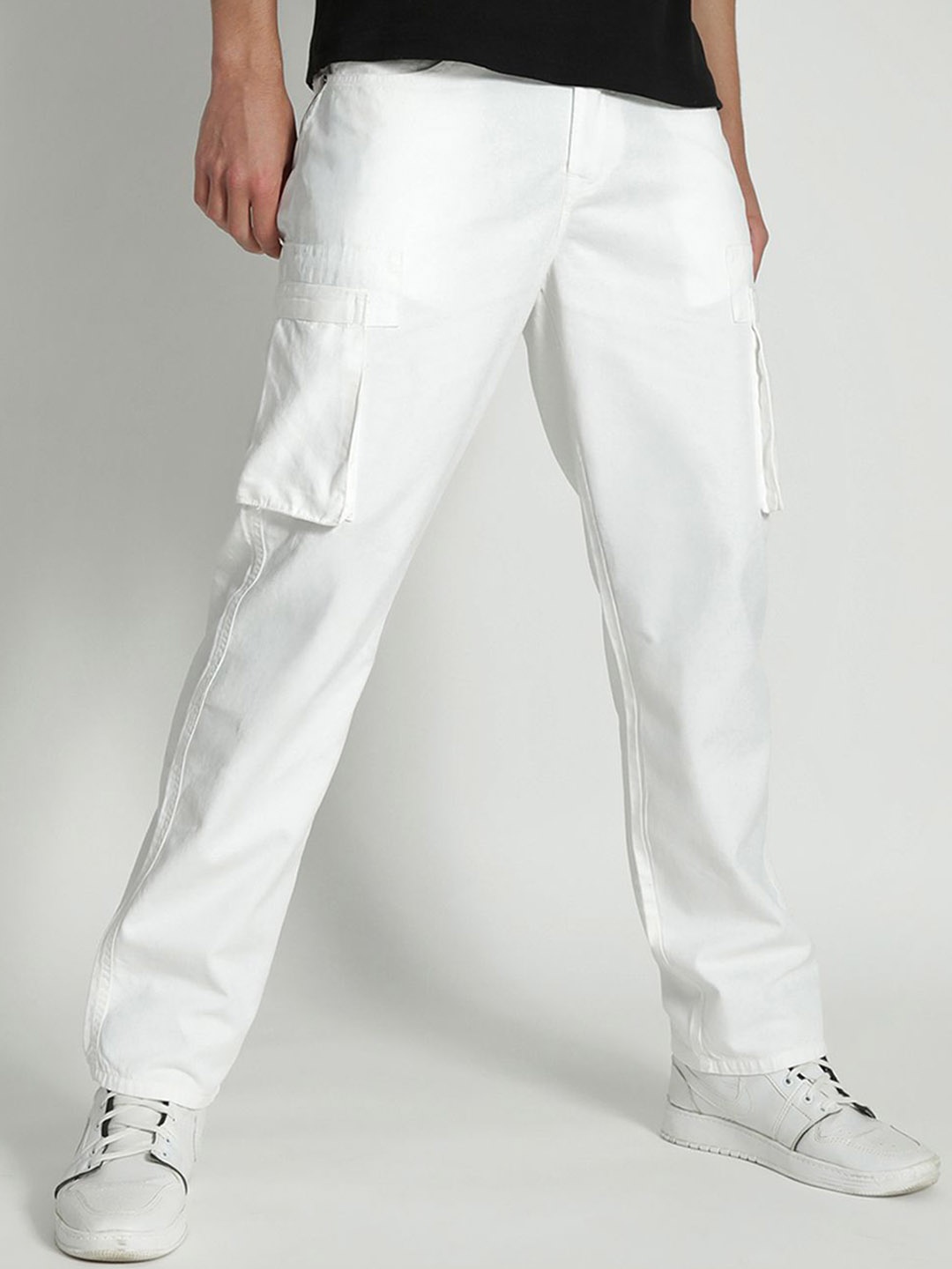 

The Roadster Lifestyle Co Men Straight Fit Mid-Rise Cotton Cargos, White