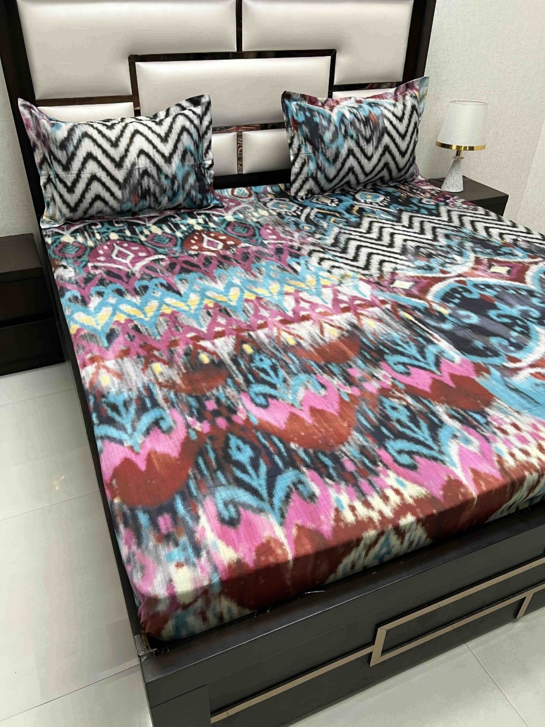 

Pure Decor Cotton King Size Double Bed Bedsheet With 2 Pillow Covers 2.74m X 2.74m, White