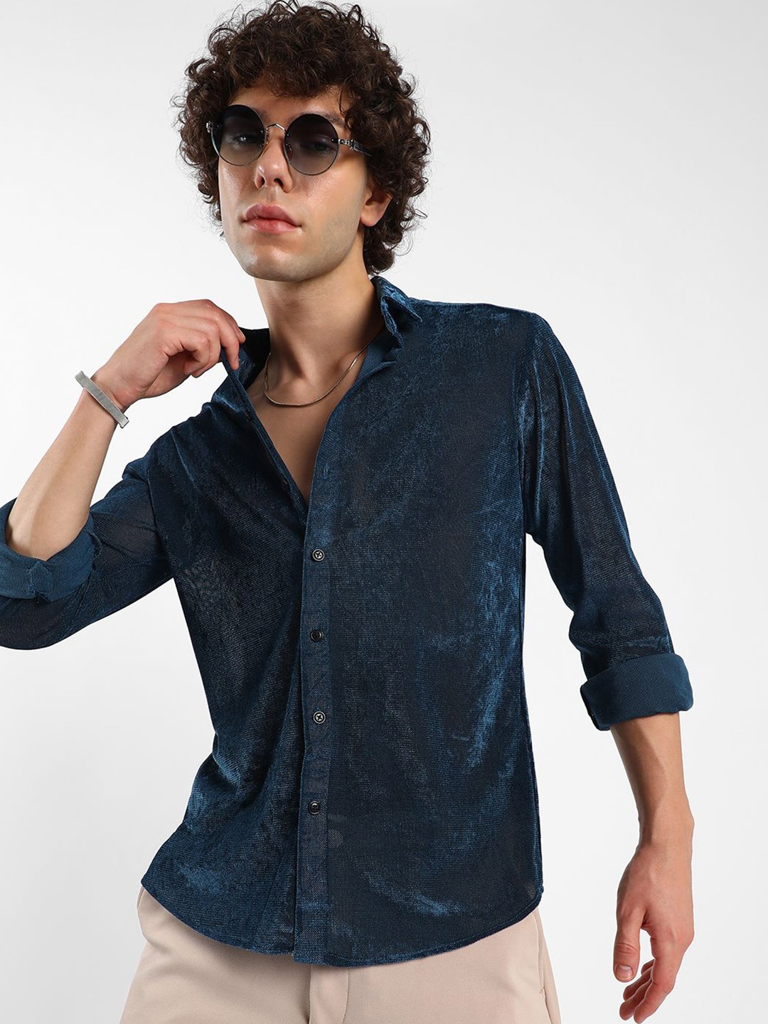 

Campus Sutra Men Comfort Spread Collar Solid Casual Shirt, Blue