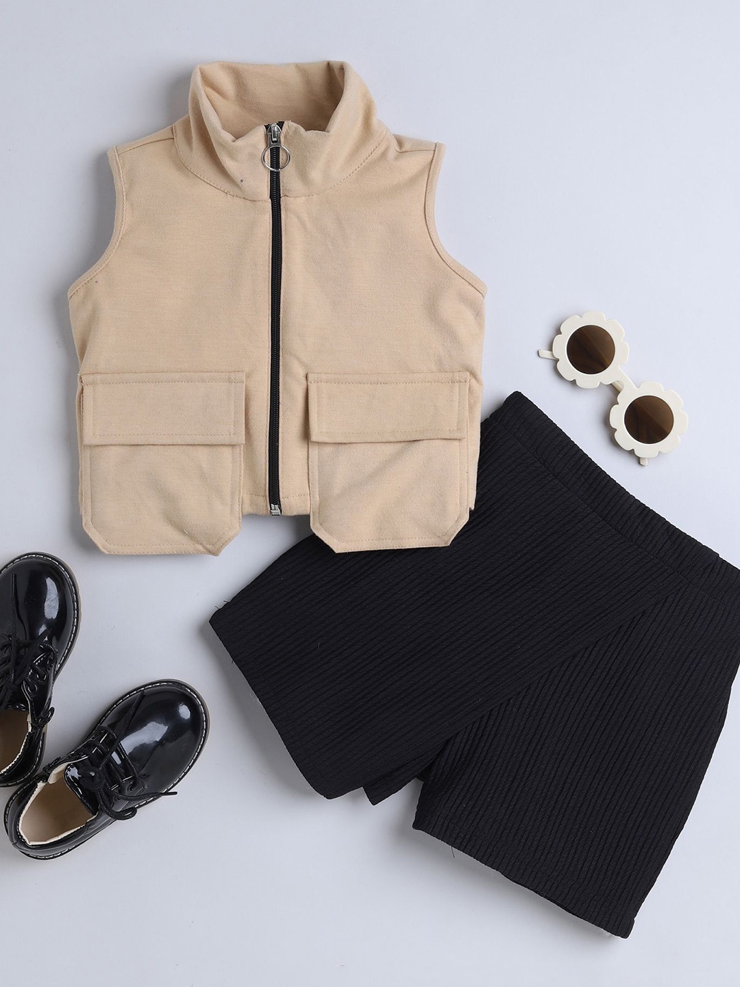 

taffykids Girls Top with Shorts, Beige