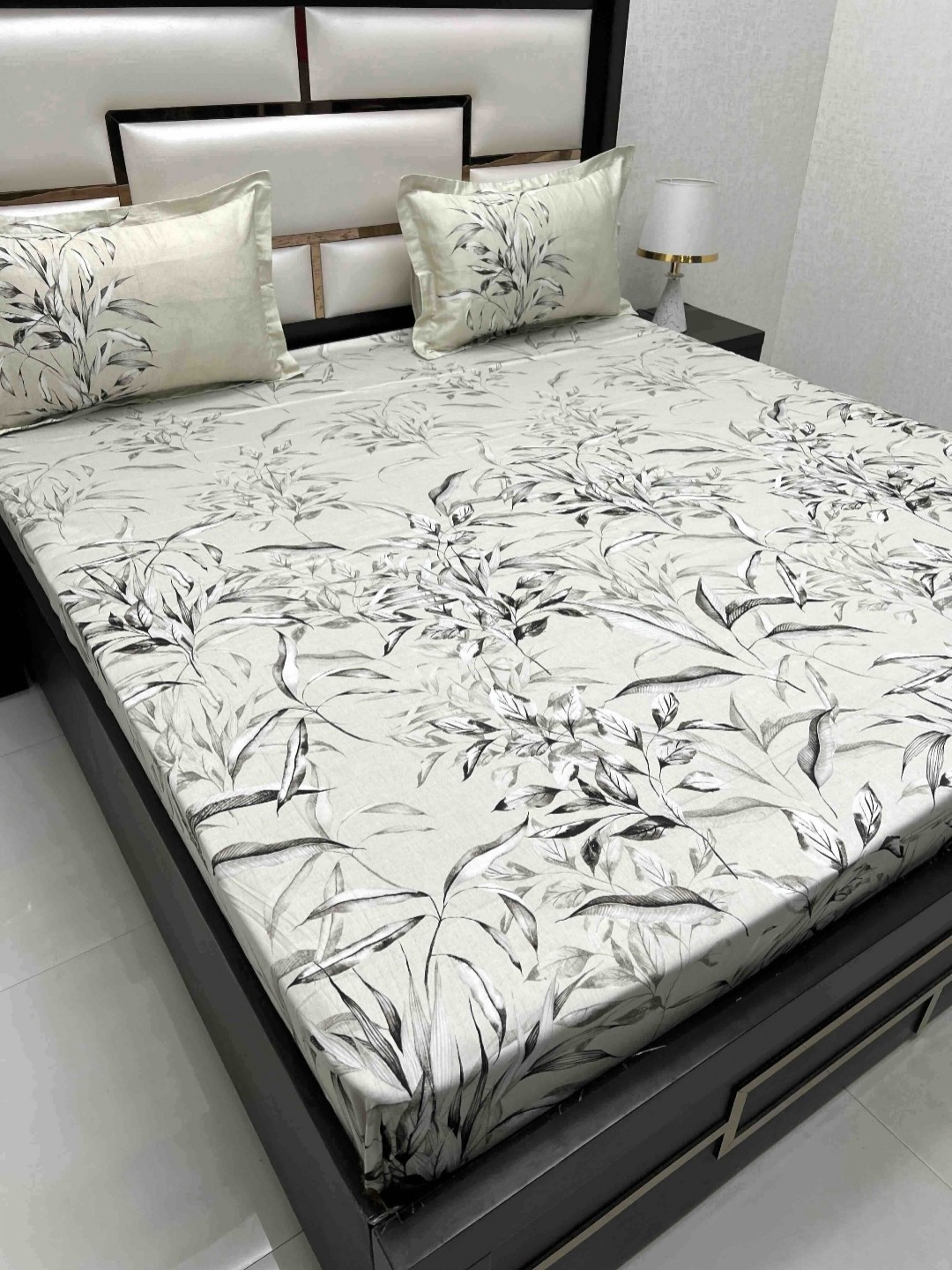

Pure Decor Cotton King Size Double Bed Bedsheet With 2 Pillow Covers 2.74m X 2.74m, White