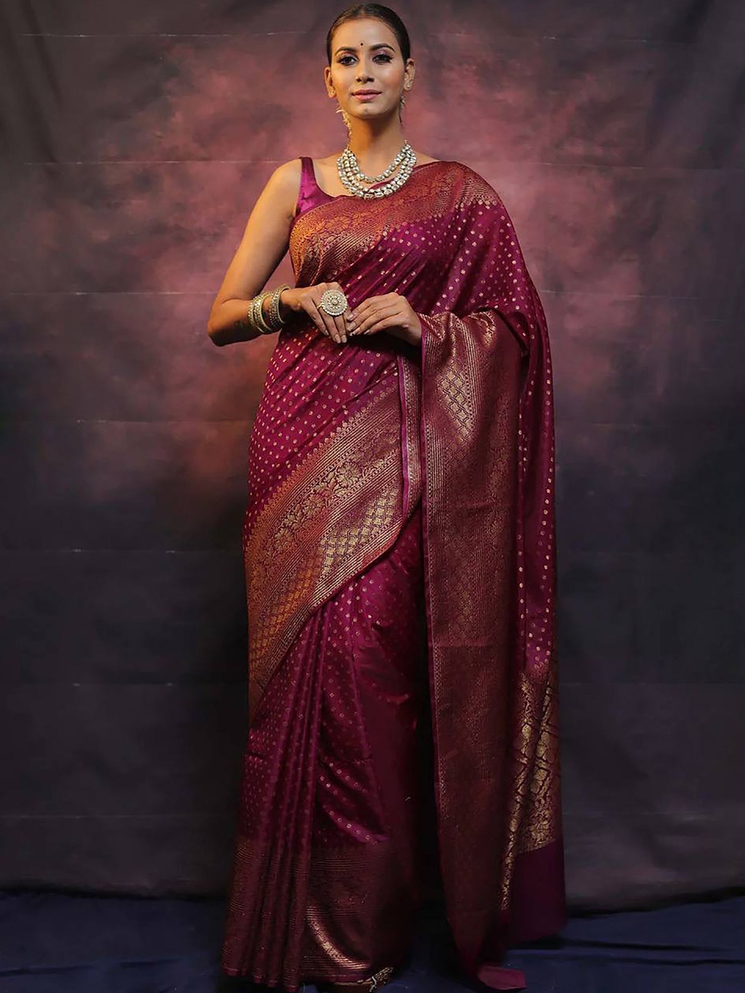 

Anjaneya Sarees Woven Design Silk Blend Banarasi Saree, Red