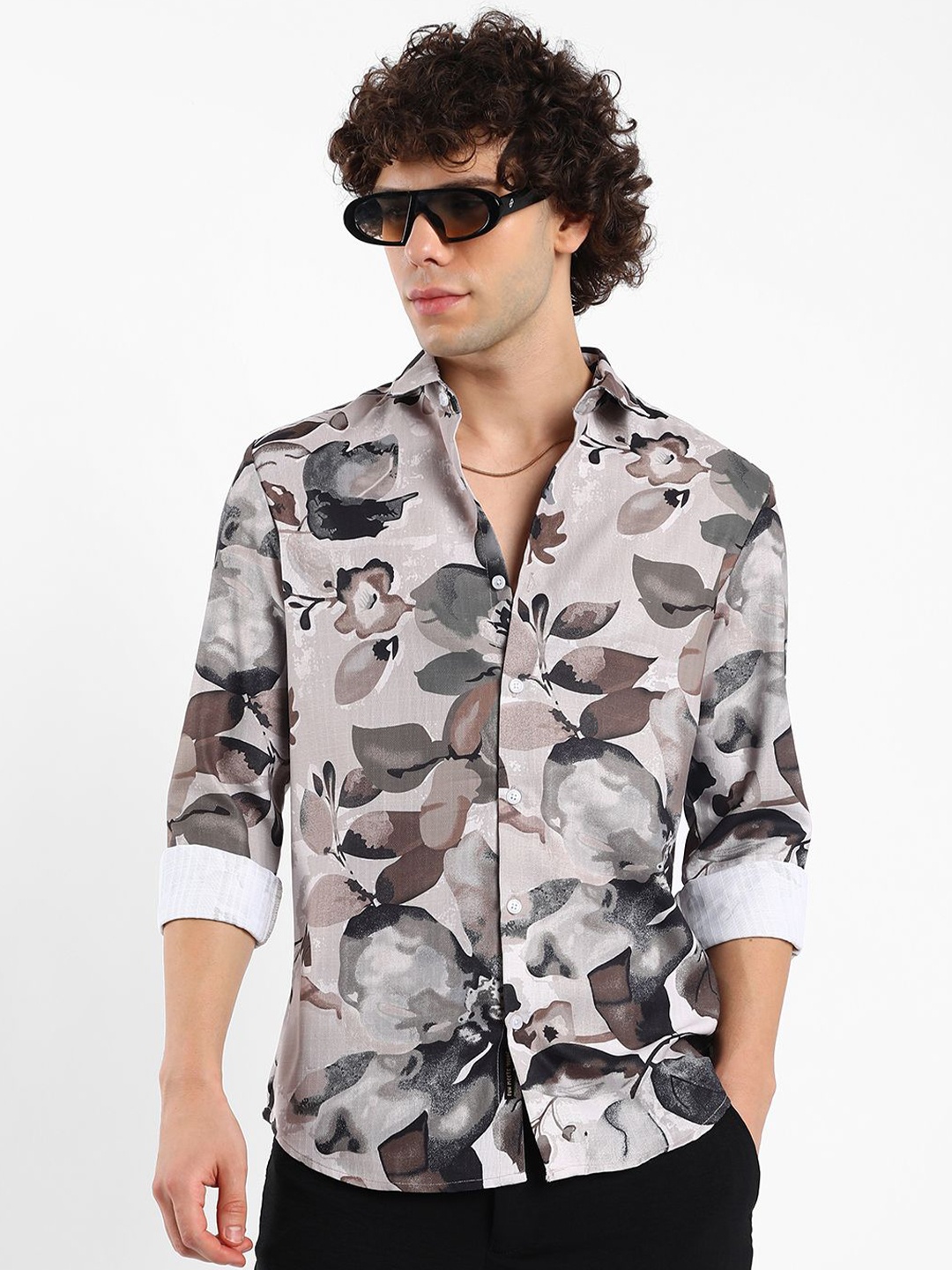 

Campus Sutra Men Artistic Foliage Comfort Spread Collar Floral Printed Casual Shirt, Beige