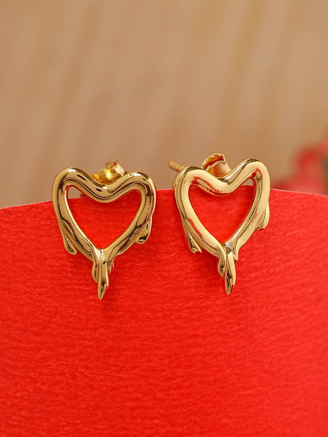 

DIAVO Contemporary Studs Earrings, Gold