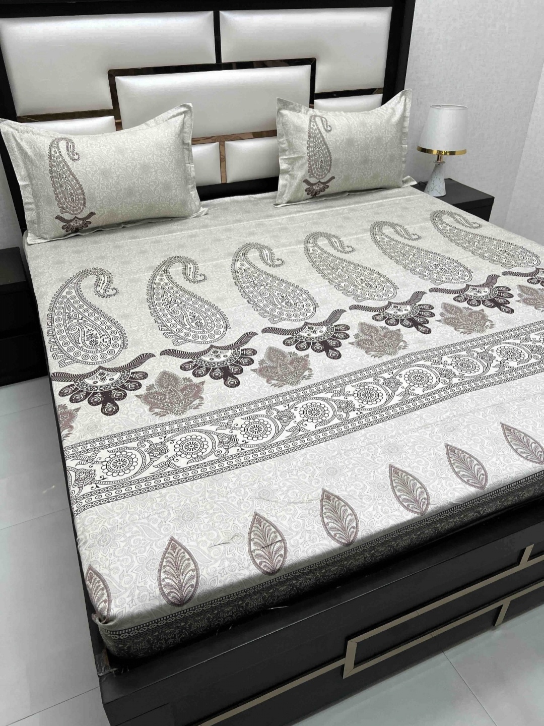 

Pure Decor Cotton King Size Double Bed Bedsheet With 2 Pillow Covers 2.74m X 2.74m, White