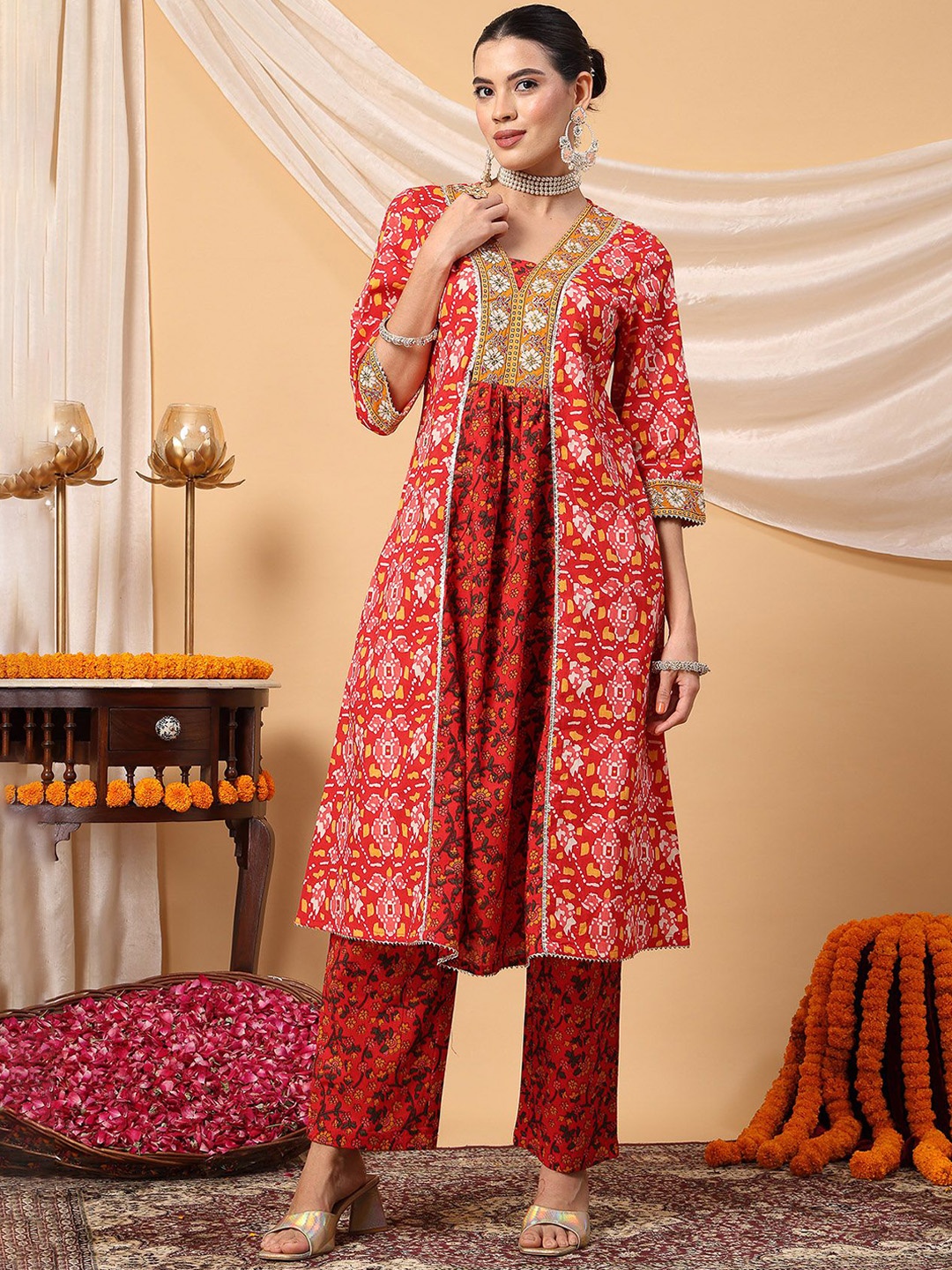 

House Of Zelena Women Floral Printed Regular Pure Cotton Kurta with Trousers, Red