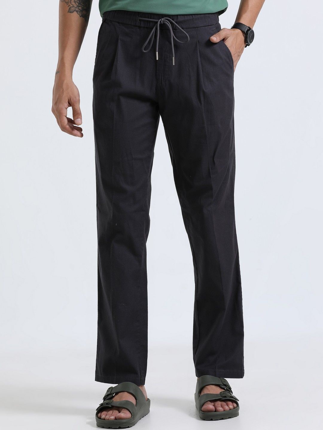 

NEVER NEUD Men Relaxed Straight Fit Lazy Linen Pleated Trousers, Charcoal