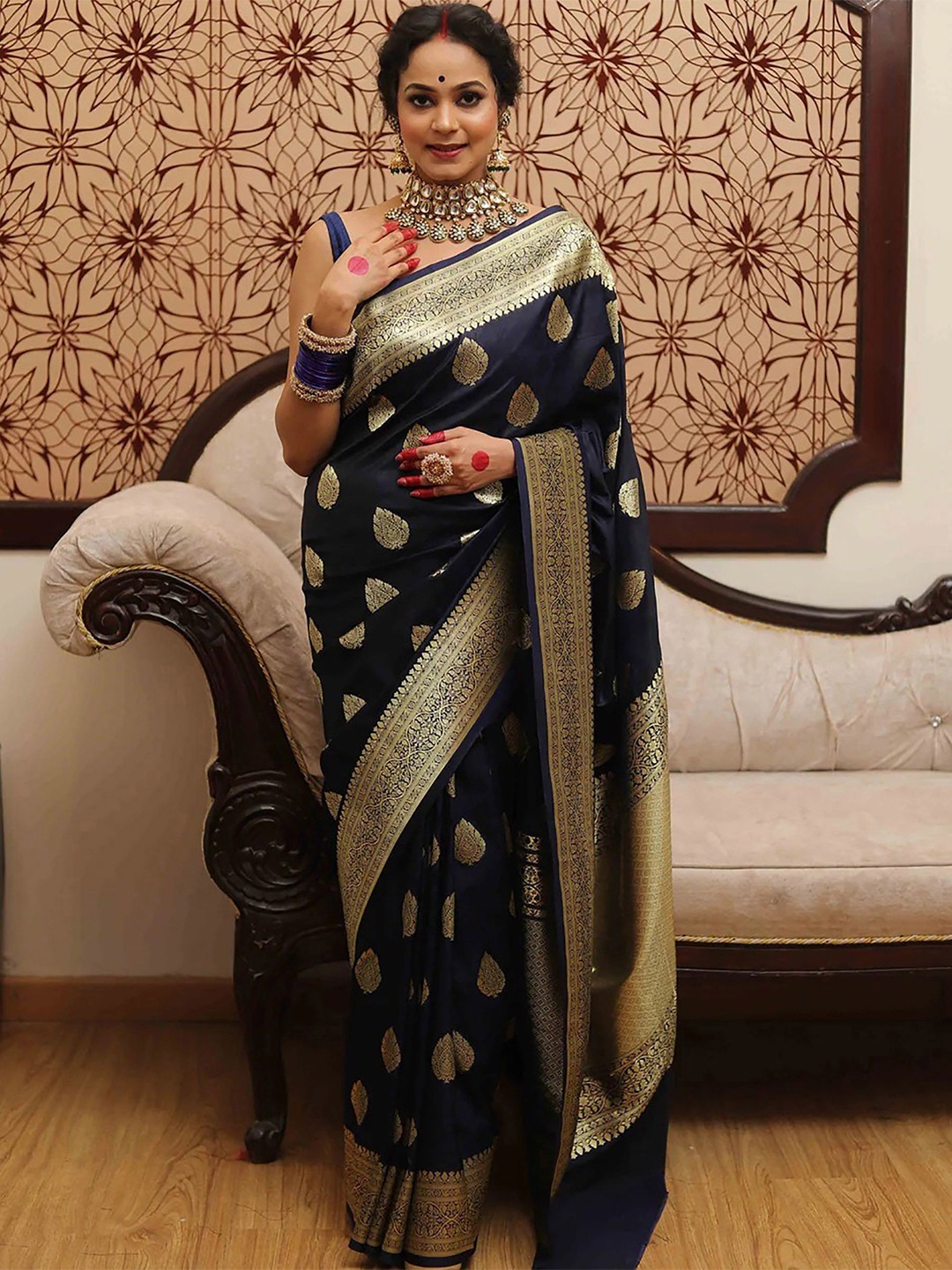 

Aldwych Woven Design Zari Silk Blend Banarasi Saree, Navy blue