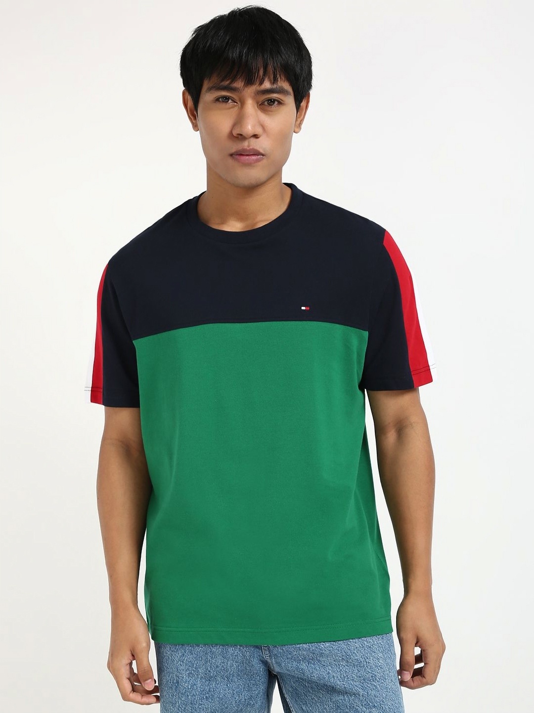 

Tommy Hilfiger Men Colourblocked Round Neck Cotton T-shirt, Green