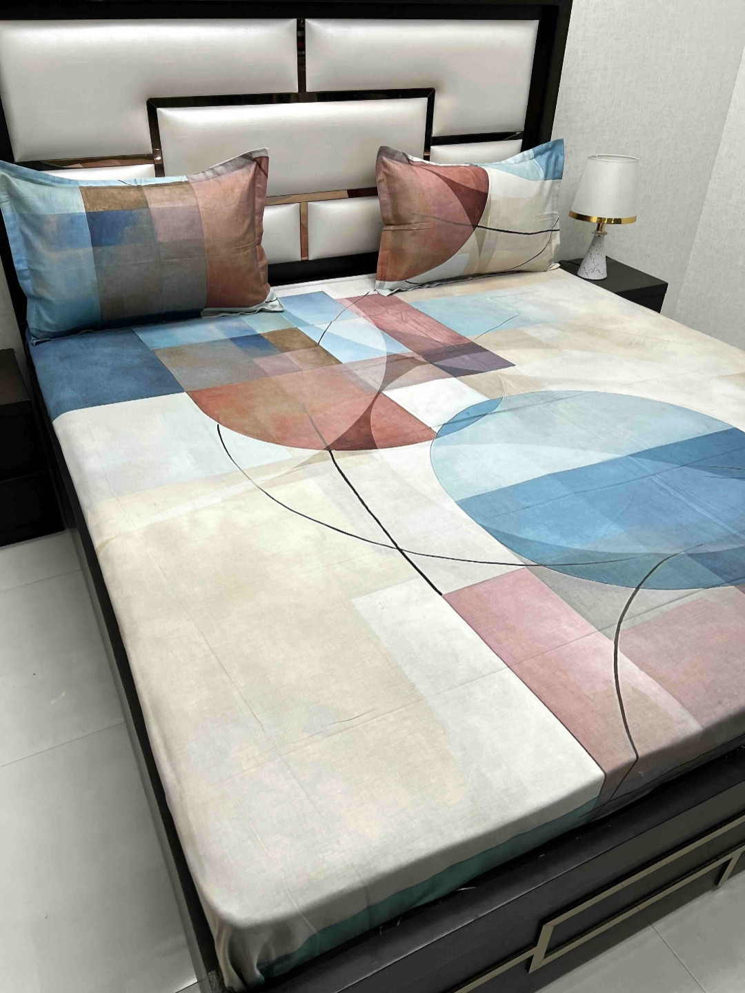 

Pure Decor Majestic Blue & Red Geometric Pure Cotton 240 TC King Bedsheet Set-2.76mx2.76 m