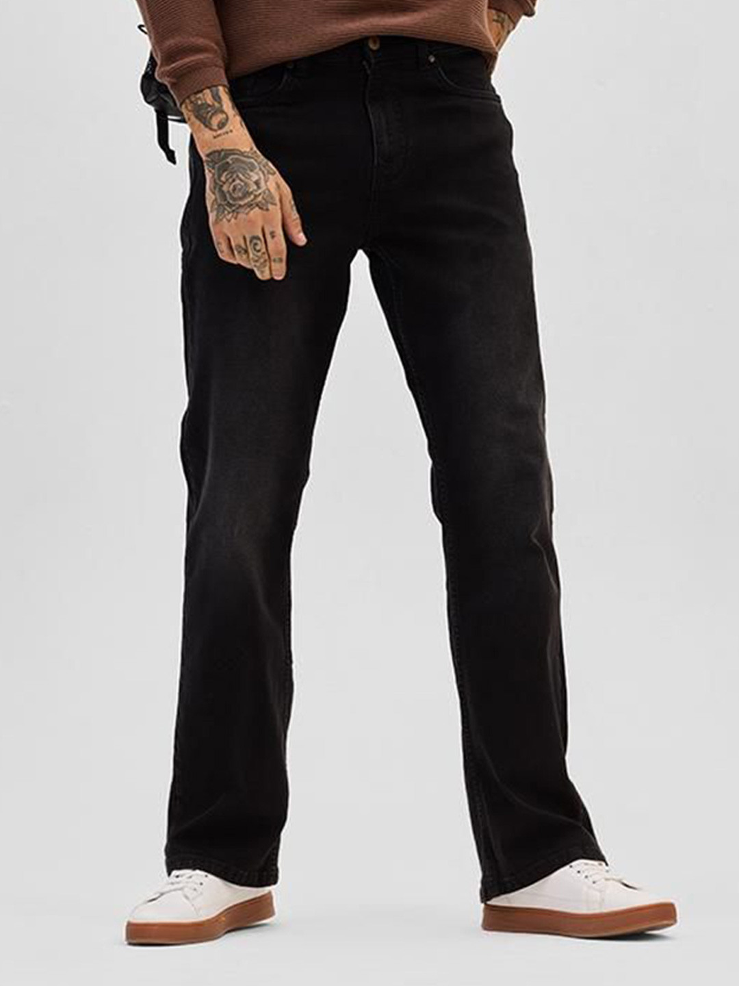 

Snitch Men Classic Bootcut Light Fade Stretchable Jeans, Black