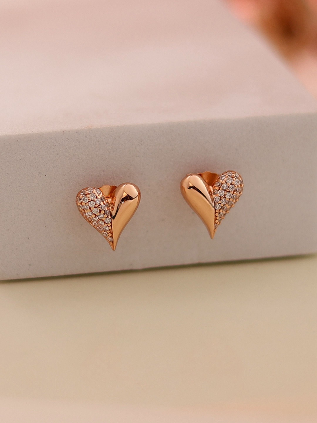 

DIAVO Contemporary Studs Earrings, Rose gold