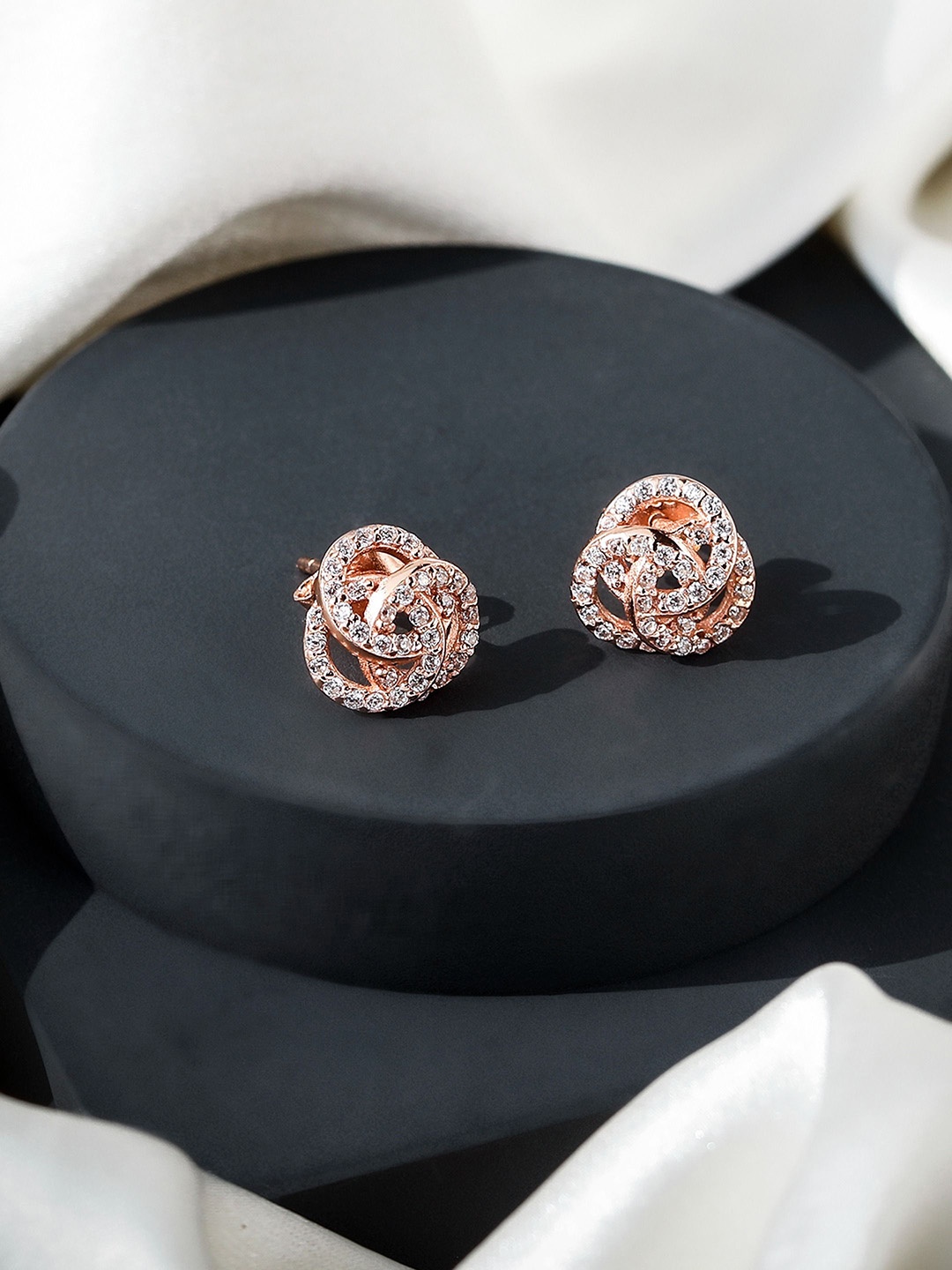 

DIAVO Contemporary Studs Earrings, Rose gold