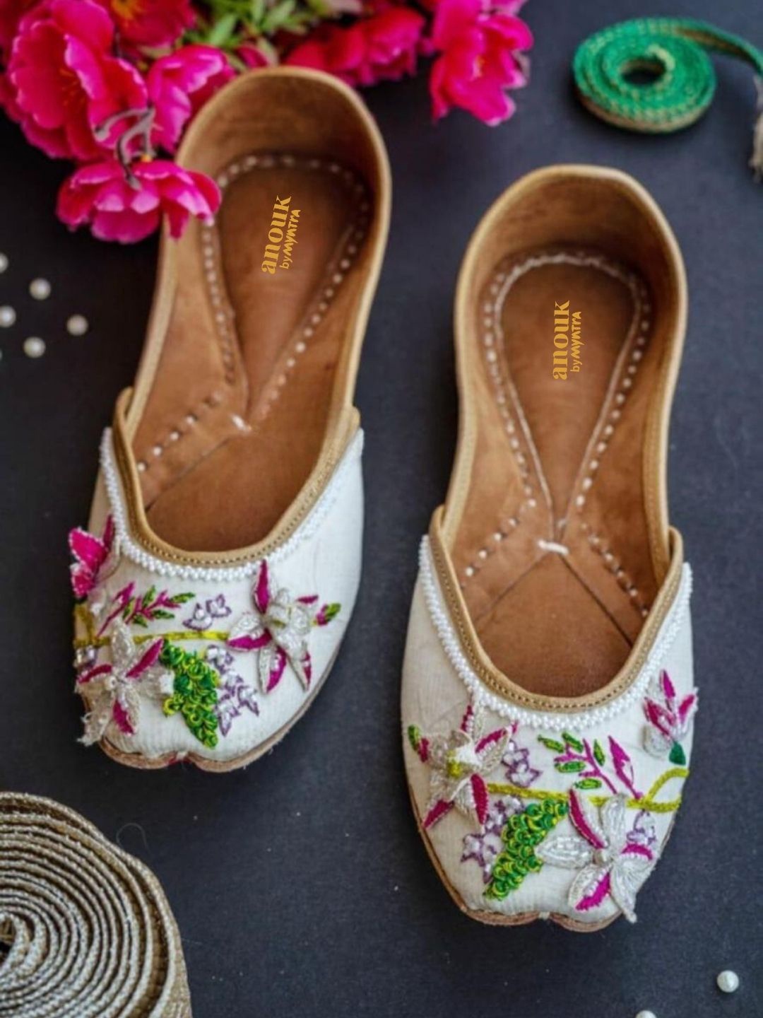 

Anouk Women Ethnic Mojaris with Embroidered Flats, White