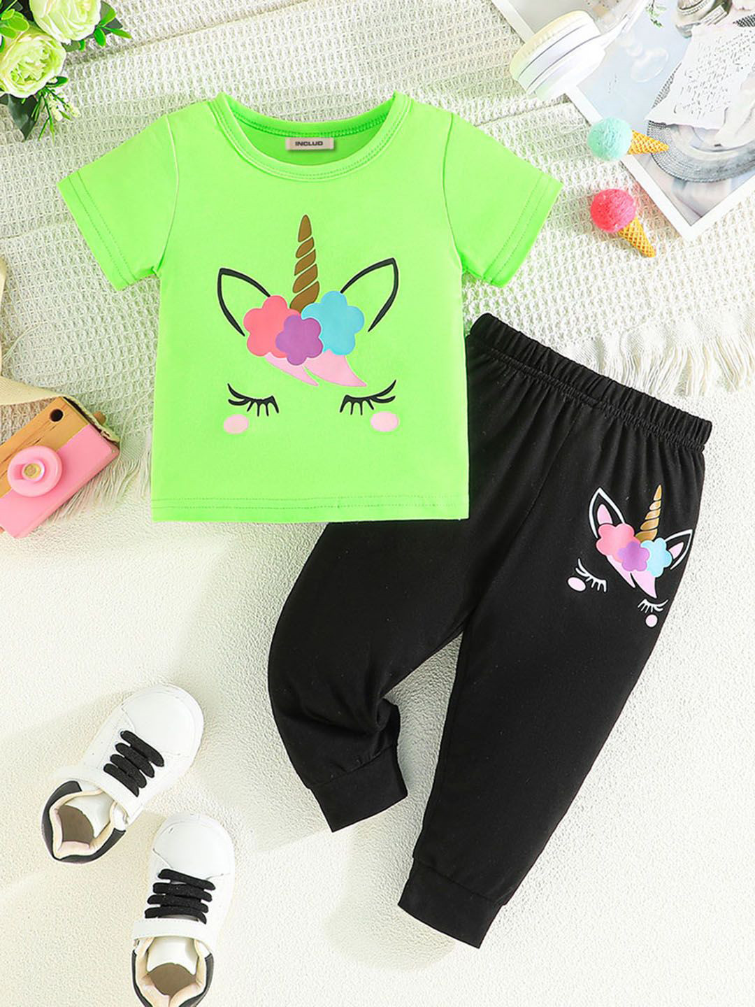 

INCLUD Girls Printed T-shirt with Trousers, Green