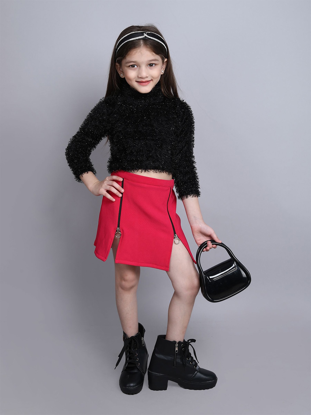 

taffykids Girls Embellished Top with Skirt, Black