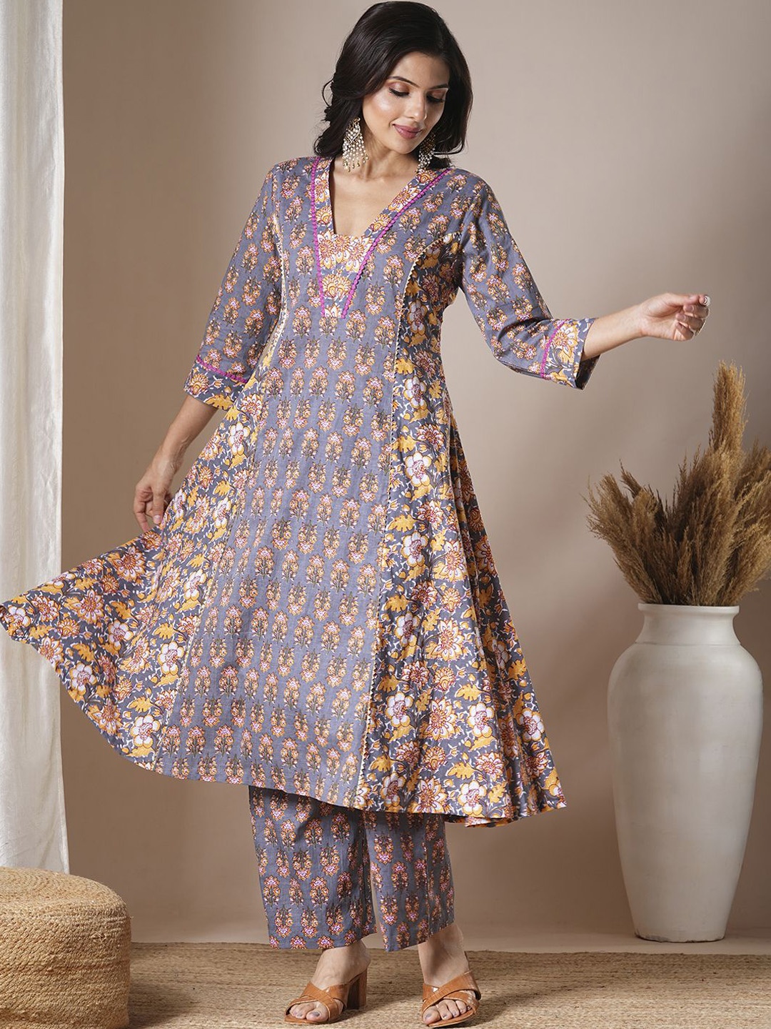 

FASHOR Women Ethnic Motifs Printed Panelled Pure Cotton Kurta with Palazzos, Grey