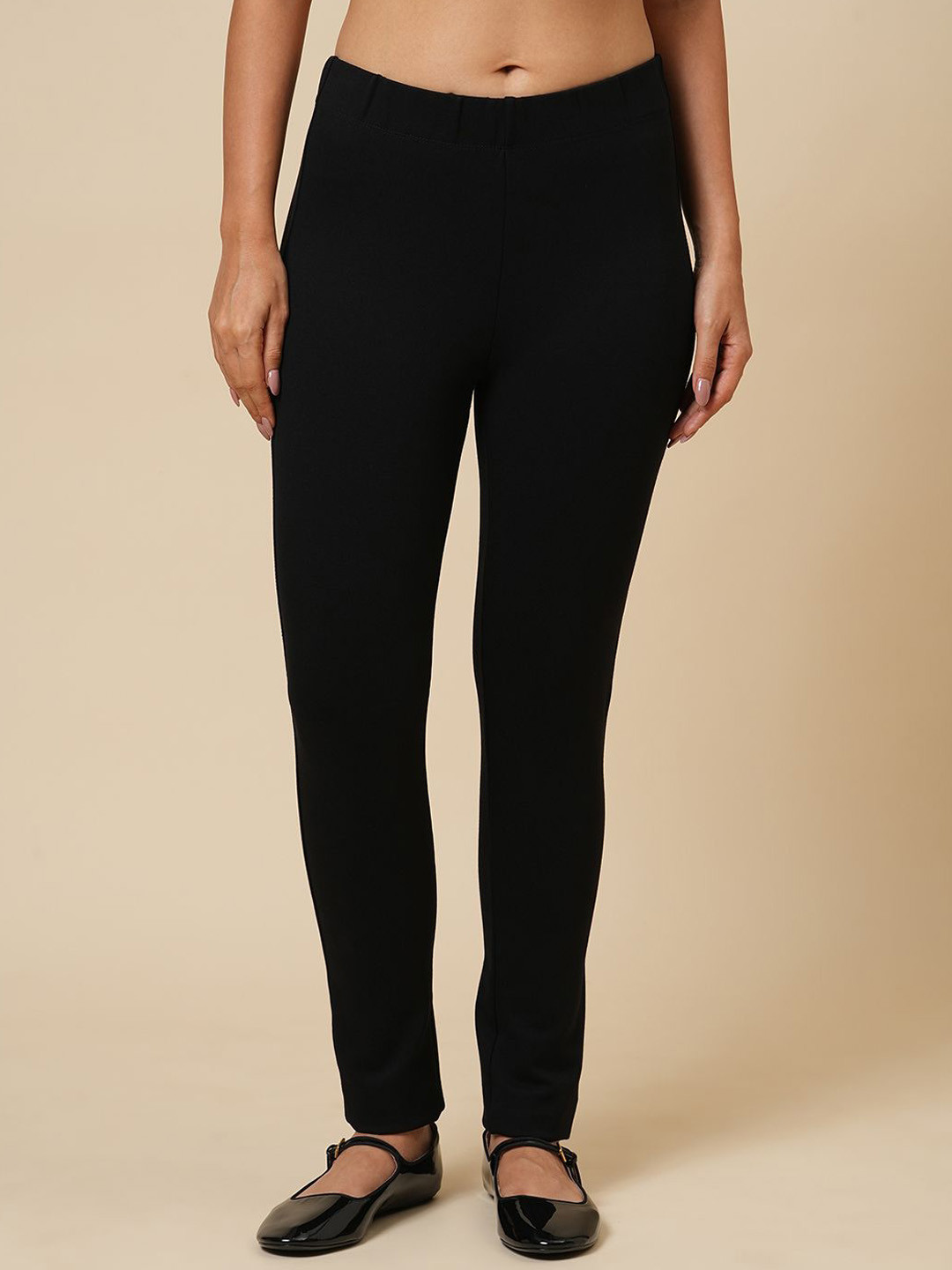 

Chemistry Women Mid-Rise Regular Trousers, Black