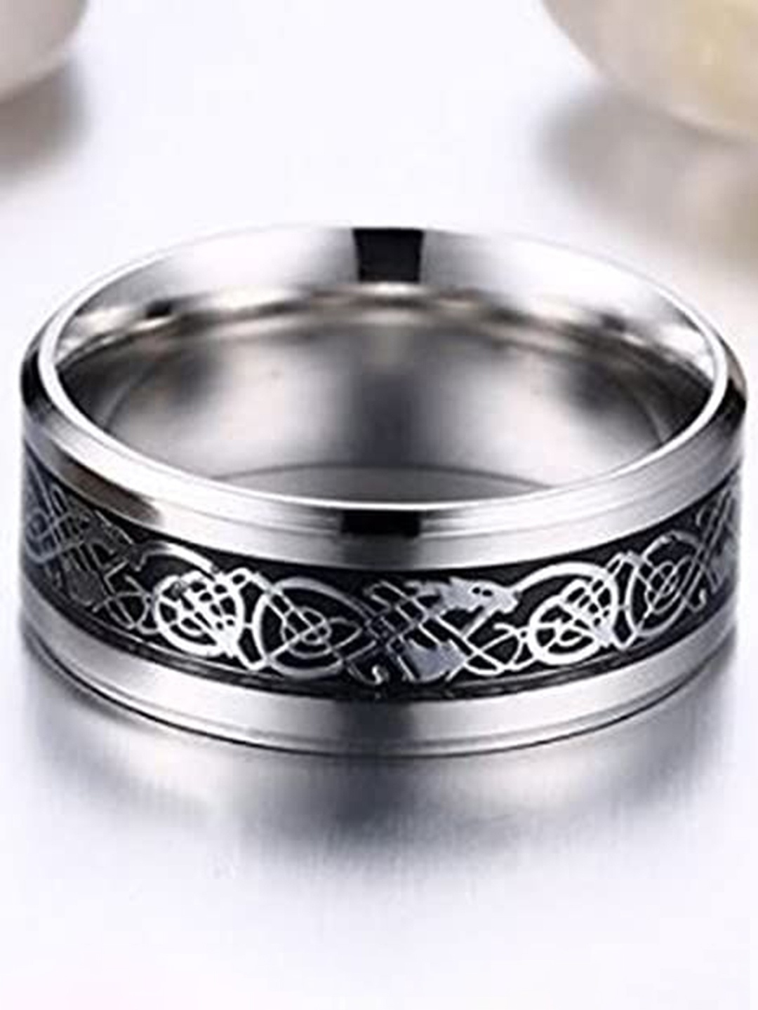 

Lila Unisex Dragon Shaped Thumb Finger Ring, Black