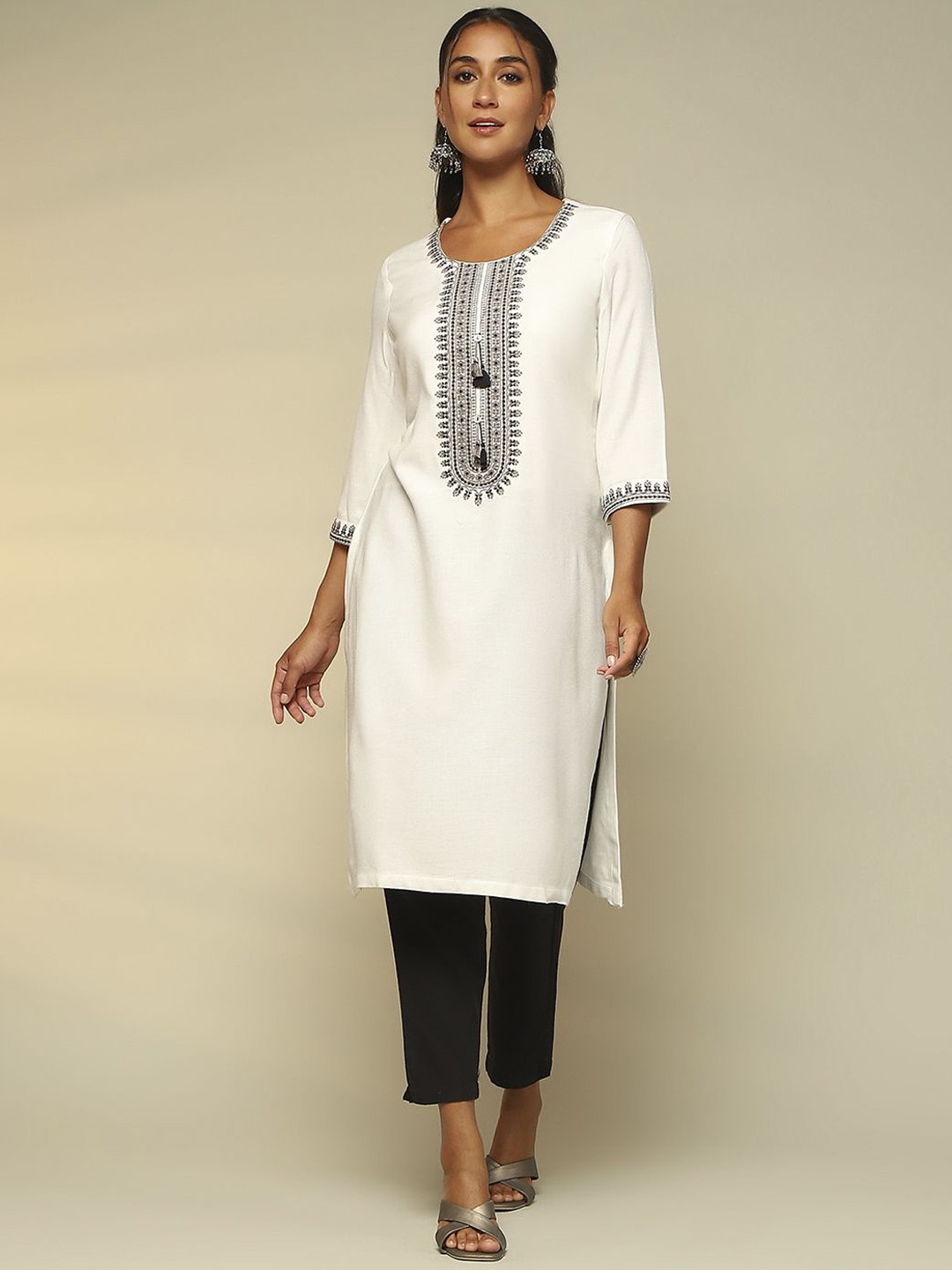 

Rangriti Women Embroidered Kurta, White