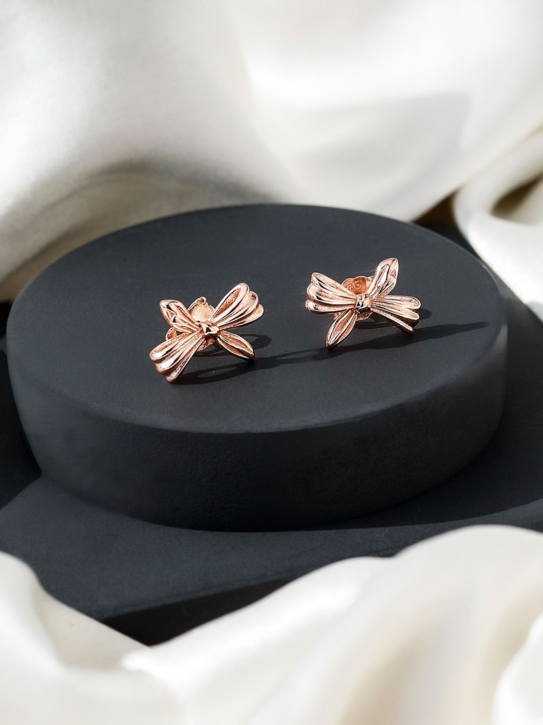 

DIAVO Contemporary Studs Earrings, Rose gold