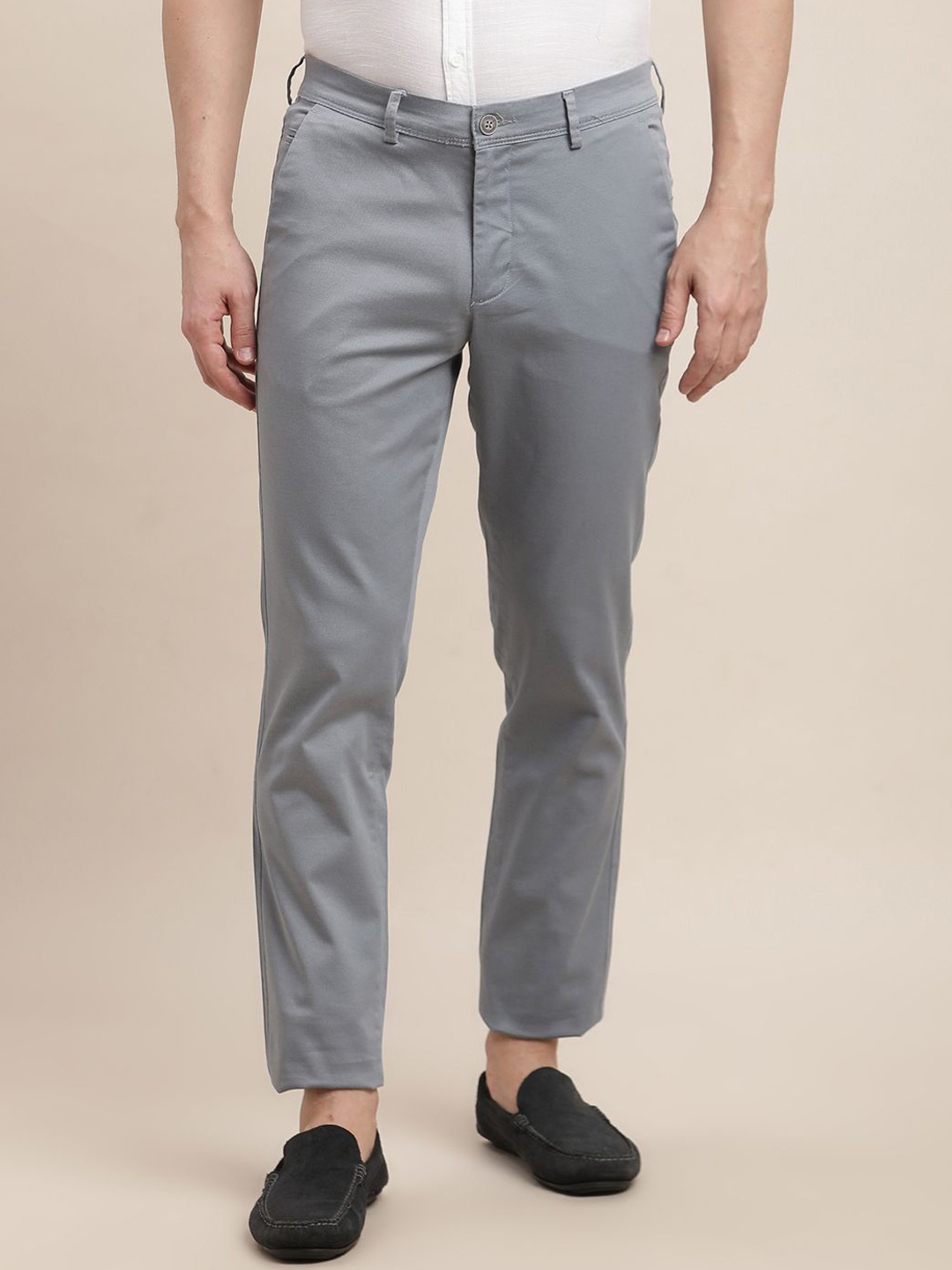 

Turtle Men Relaxed Tapered Fit Mid-Rise Fit Cotton Chinos, Grey