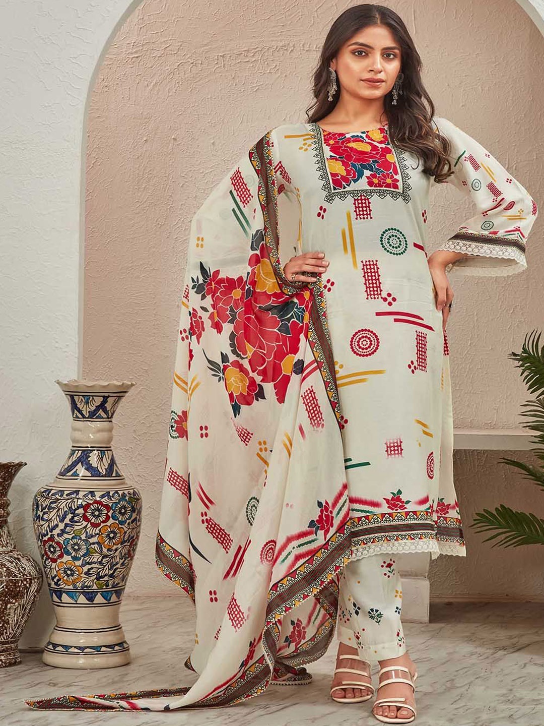 

PIRRA DESIGNS Women Floral Printed Regular Gotta Patti Kurta with Trousers & With Dupatta, Off white
