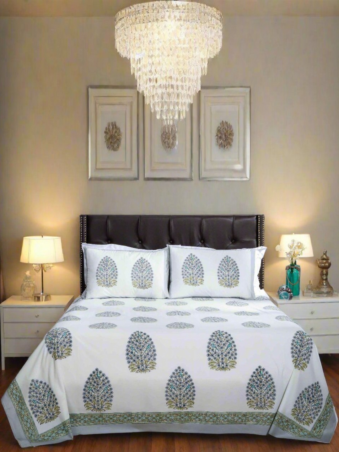 

SHAHENAZ Blue & White Floral Cotton 220 TC Queen Bedsheet with 2 Pillow Covers