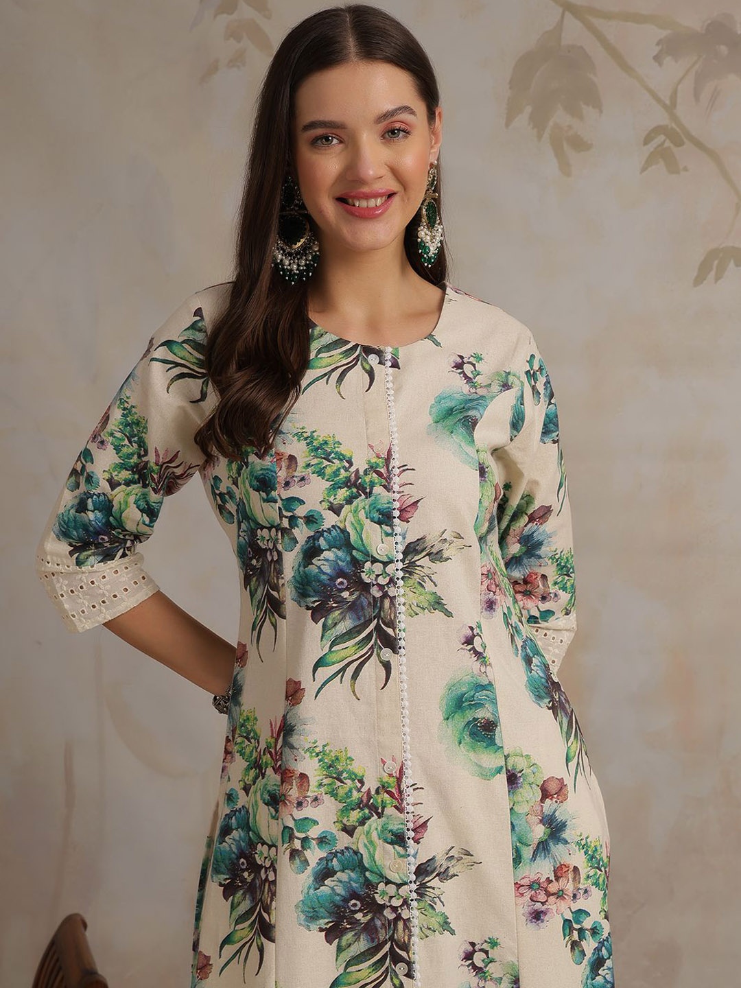 

Anouk Women Floral Printed Sequinned Kurta, Multi