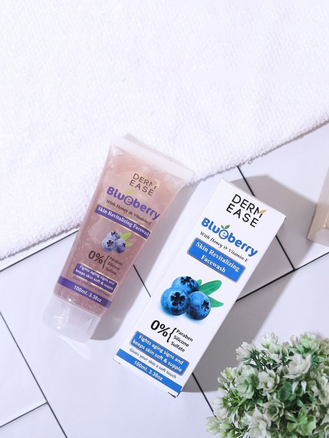 

DERMEASE Blueberry Skin Revitalizing Face Wash With Honey & Vitamin E - 100 ml, White