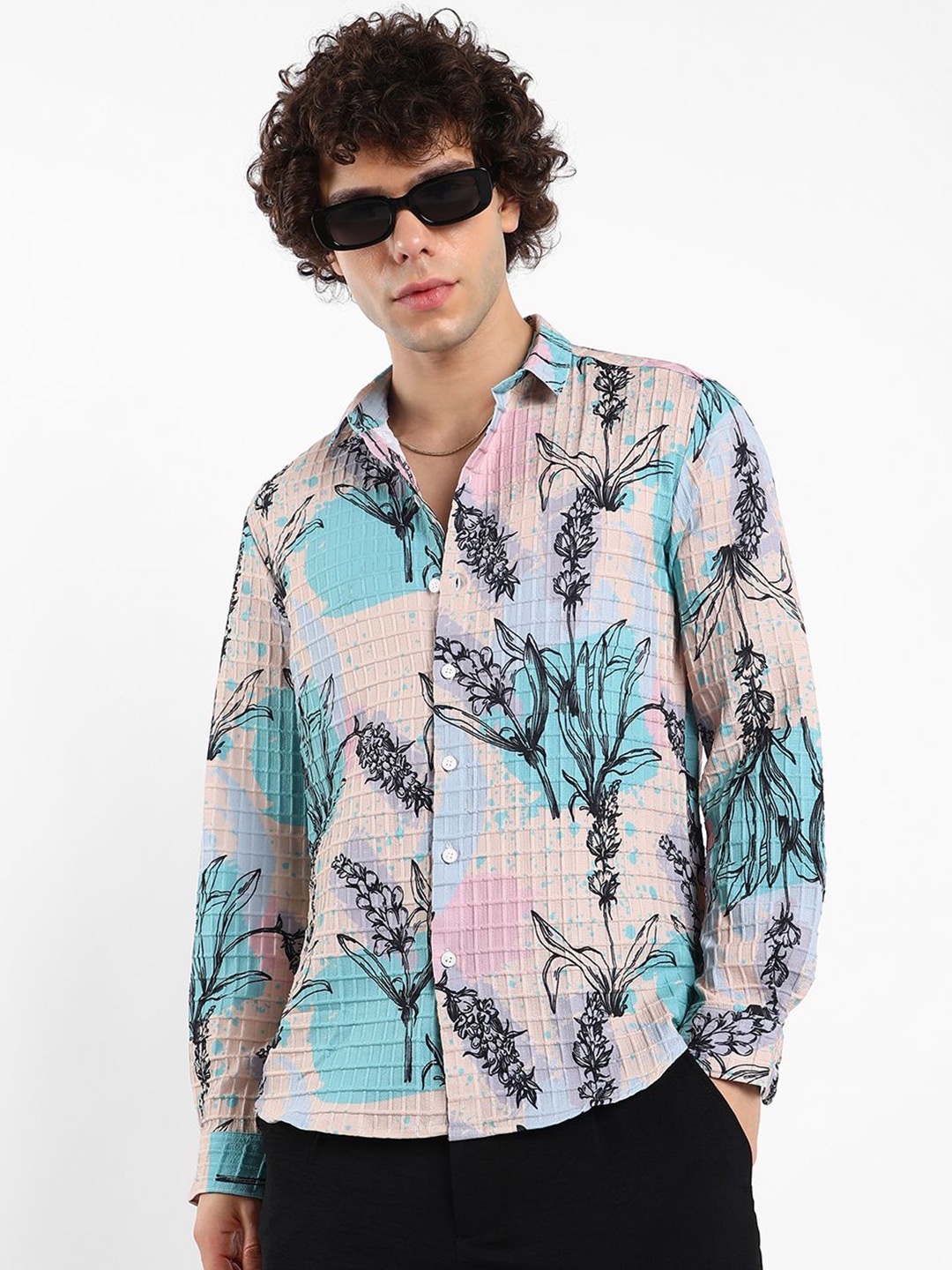 

Campus Sutra Men Comfort Fit Spread Collar Floral Printed Sprig-Waffle Casual Shirt, White