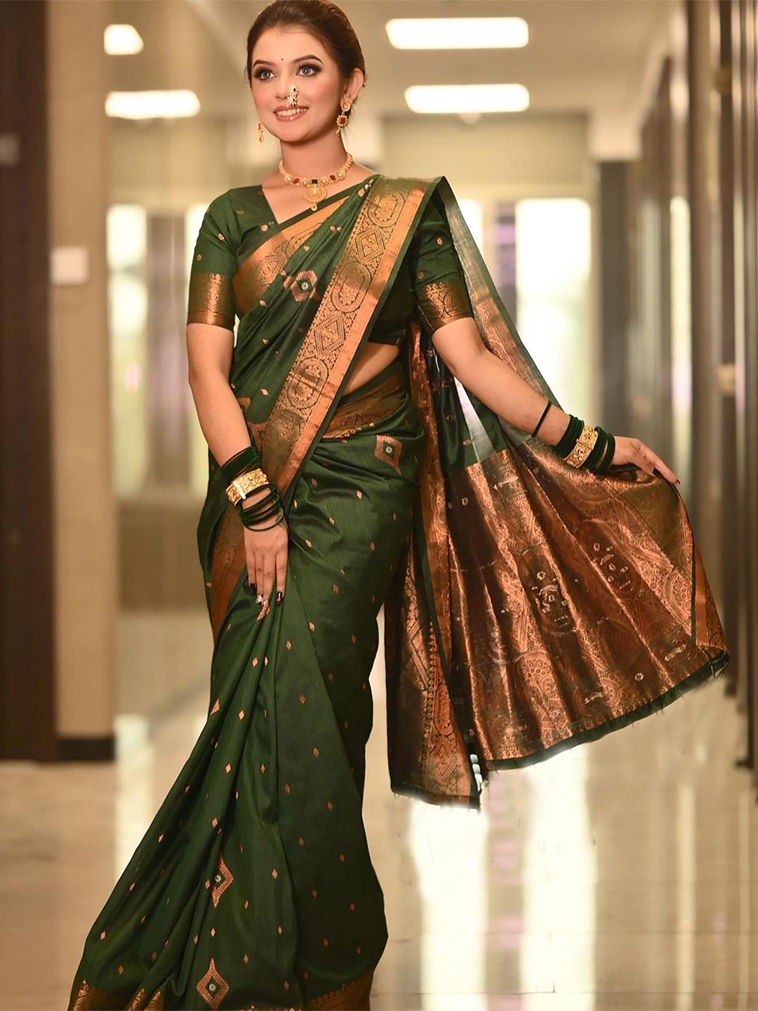 

Aldwych Woven Design Zari Silk Blend Banarasi Saree, Green
