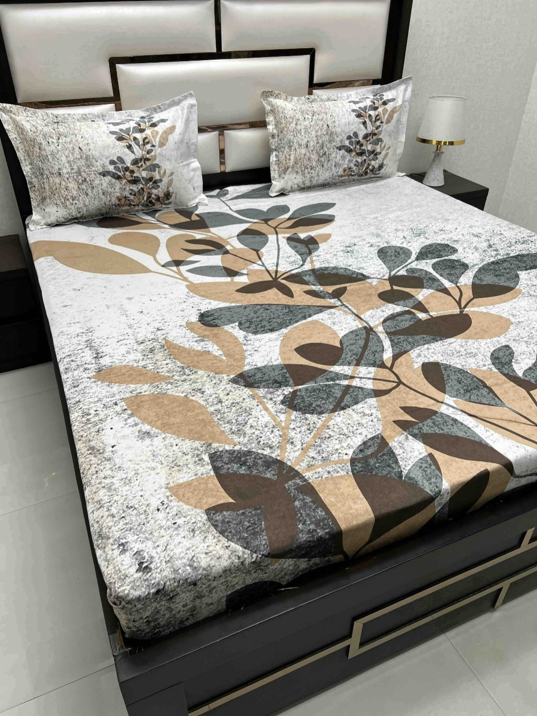 

Pure Decor Cotton King Size Double Bedsheet With 2 Pillow Covers 2.74m X 2.74m, White
