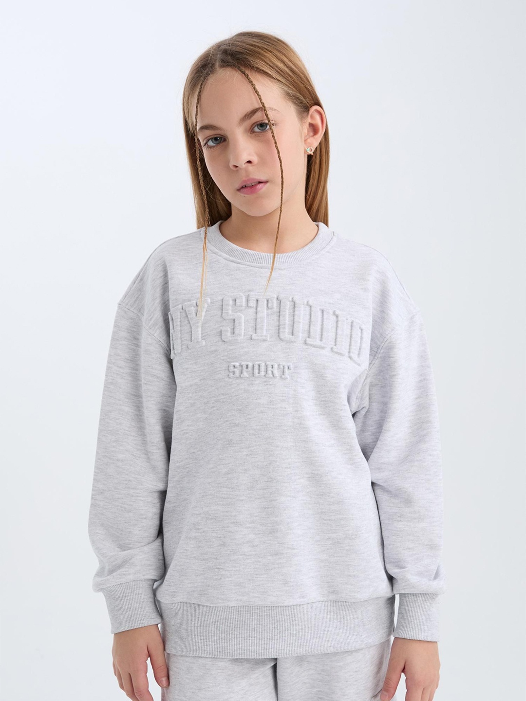 

DeFacto Girls Self Design Round Neck Pullover, Grey