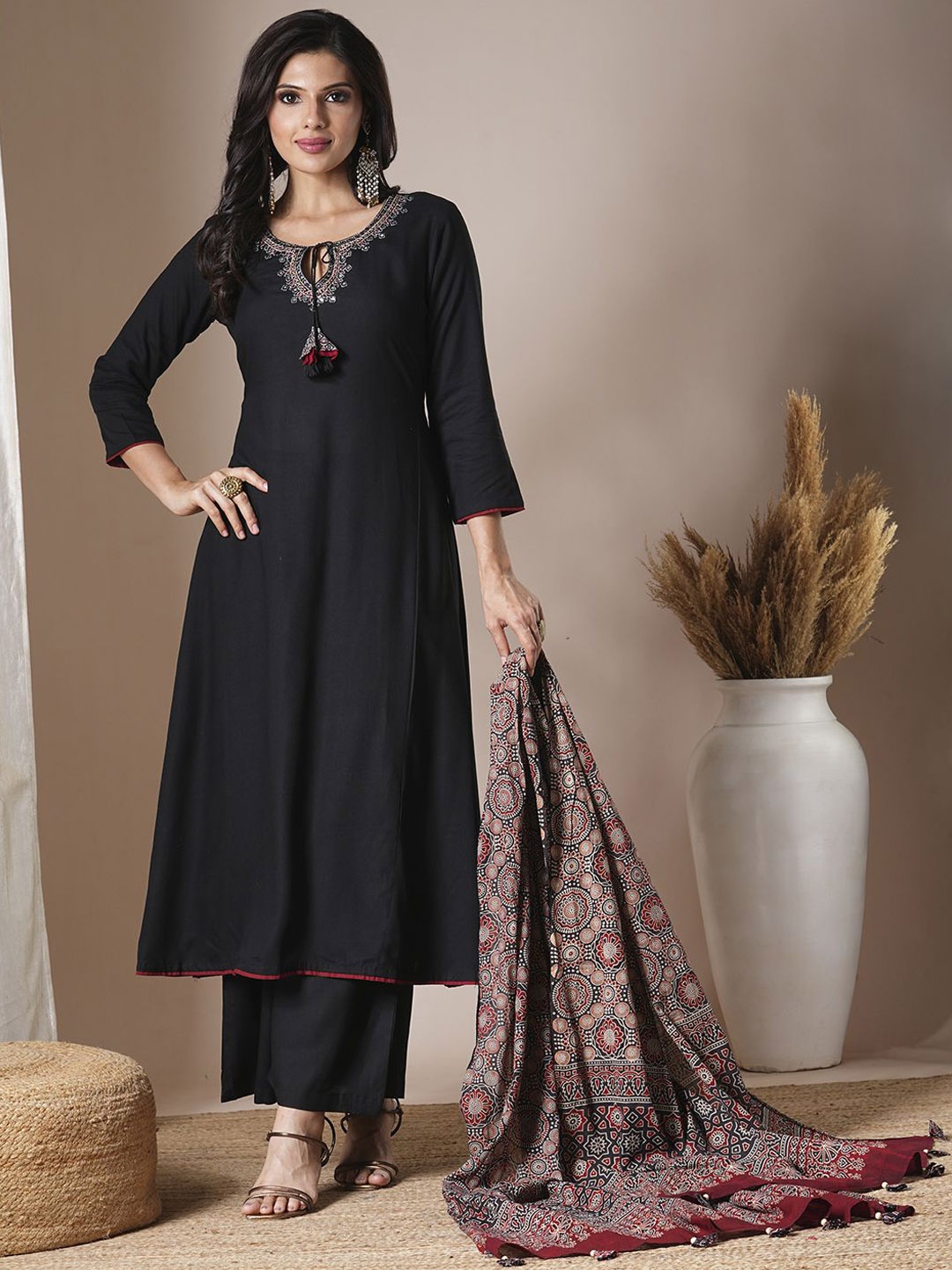 

FASHOR Women Ethnic Motifs Embroidered Panelled Kurta with Palazzos & With Dupatta, Black