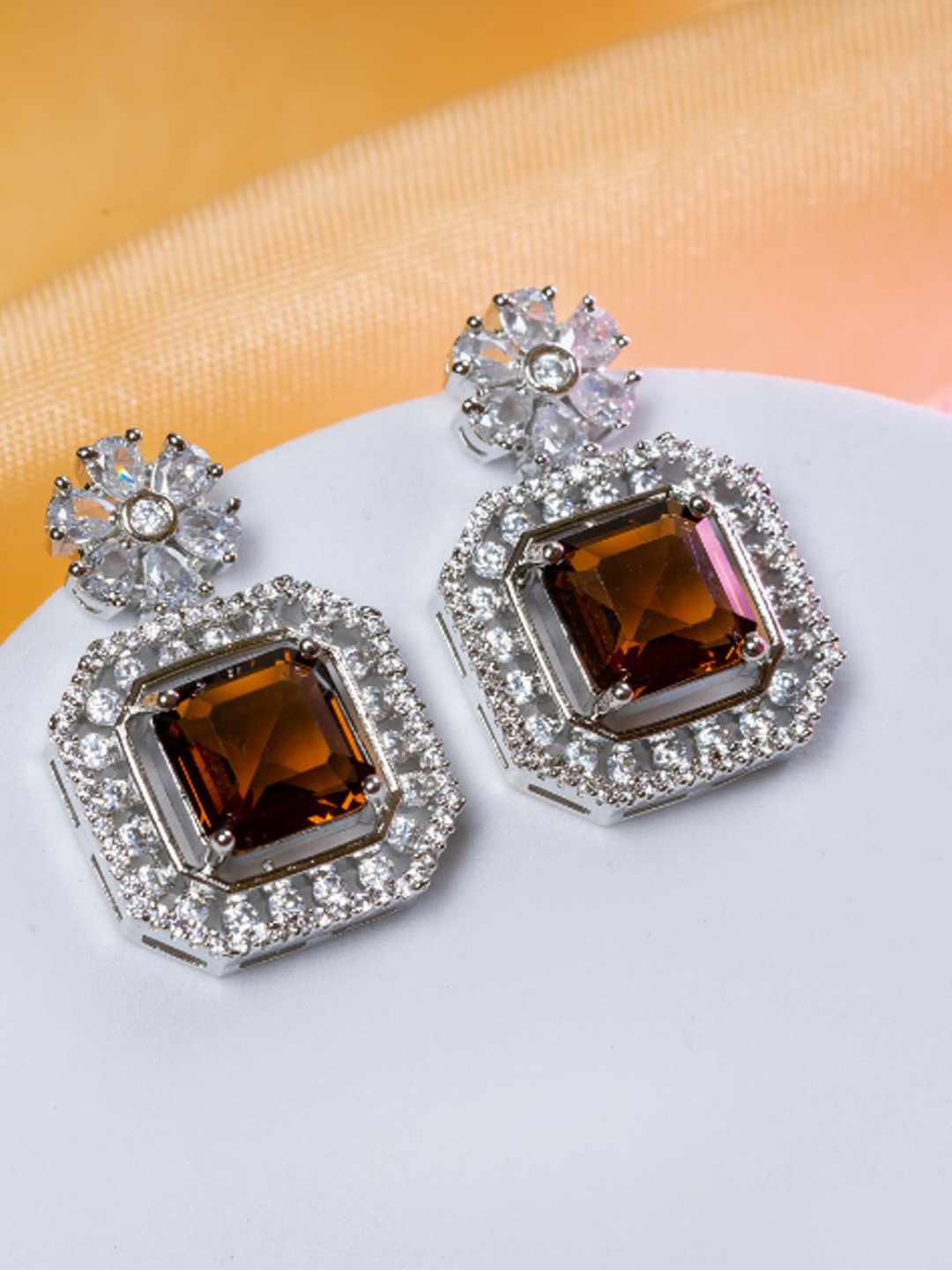 

PUTSTYLE Contemporary Drop Earrings, Champagne