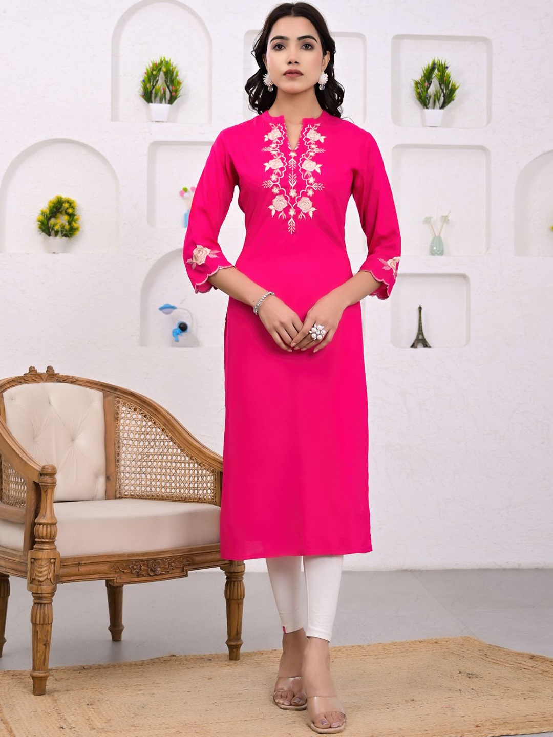 

Readiprint Women Floral Embroidered Thread Work Kurta, Pink