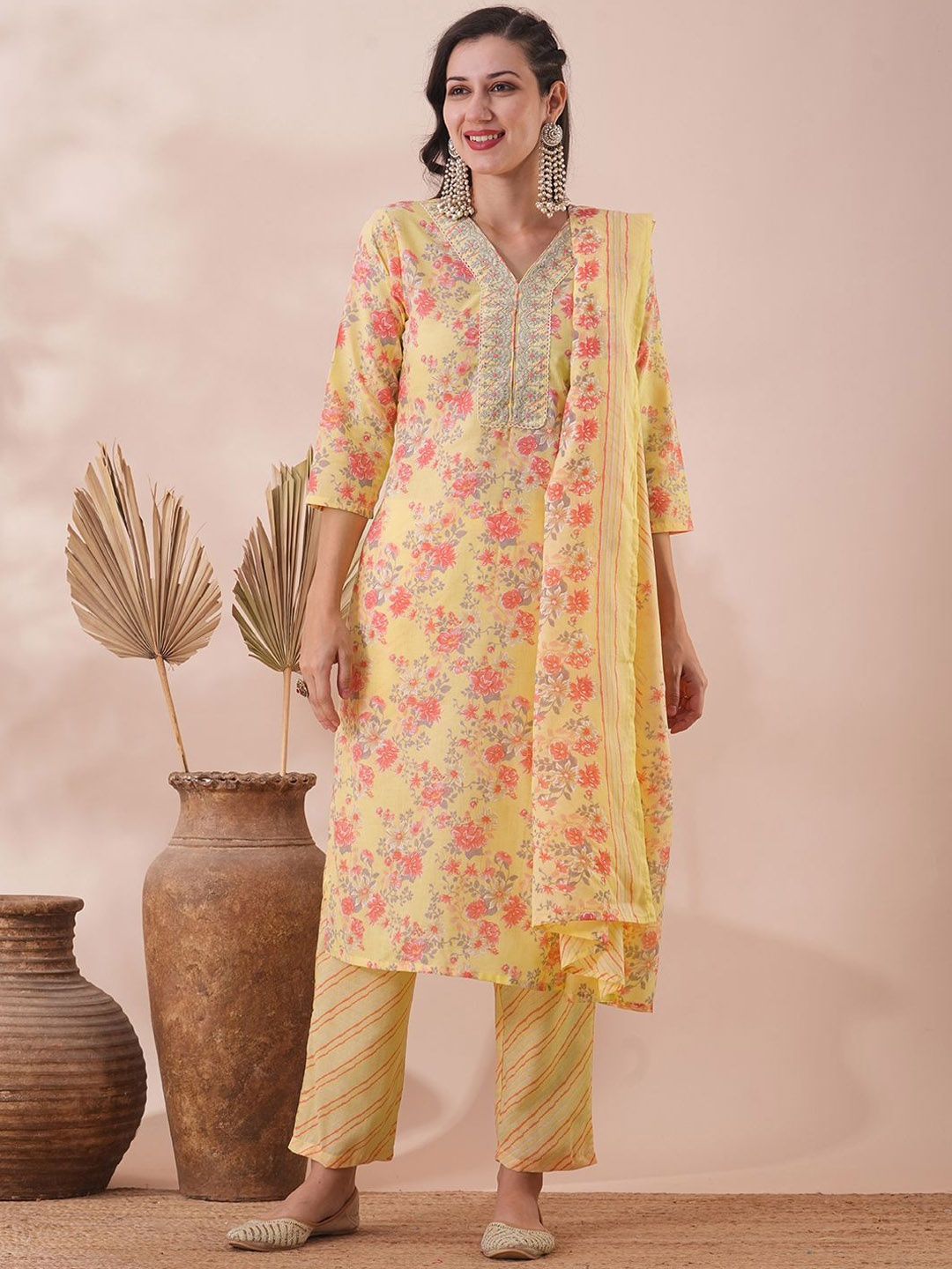 

FASHOR Women Floral Printed Regular Pure Cotton Kurta with Trousers & With Dupatta, Yellow