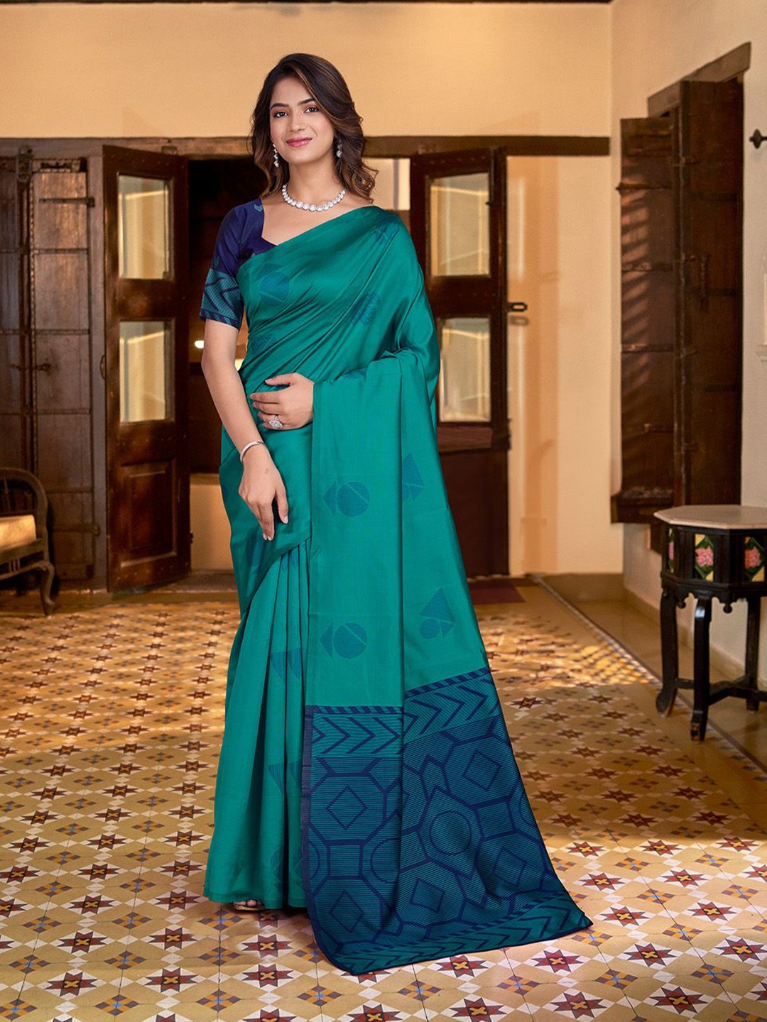 

STYLEELITE Woven Design Pure Silk Saree, Sea green