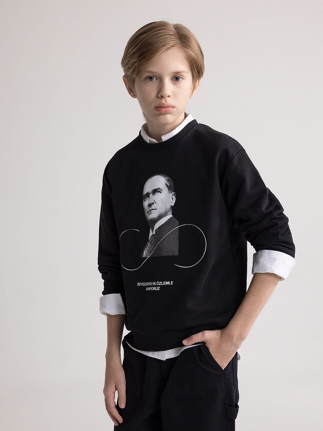 

DeFacto Boys Printed Round Neck Pullover, Black