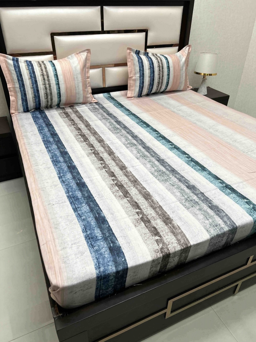 

Pure Decor Cotton King Size Double Bed Bedsheet With 2 Pillow Covers 2.74m X 2.74m, White