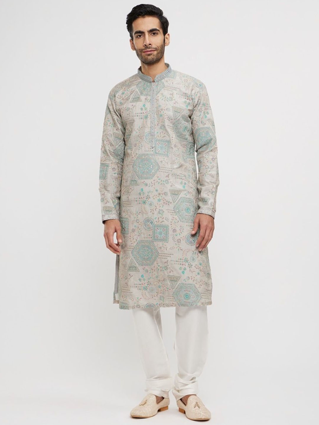 

Twamev Men Ethnic Motifs Embroidered Regular Sequinned Kurta with Churidar, Green