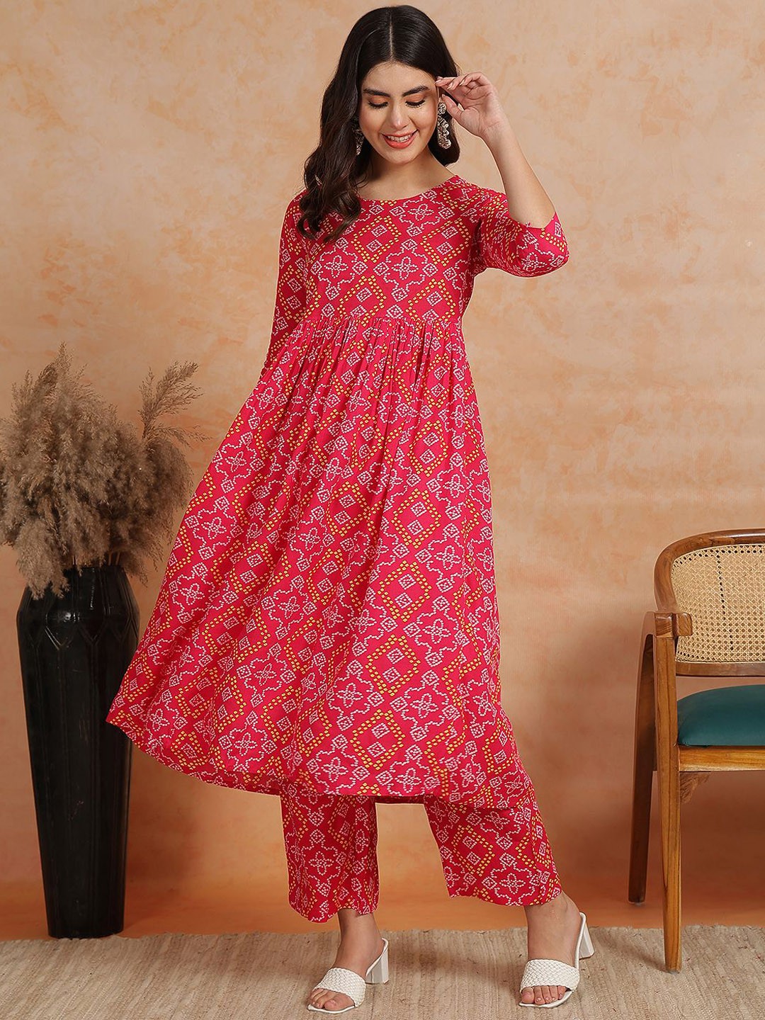 

antaran Women Floral Printed Regular Pure Cotton Kurta with Trousers, Pink