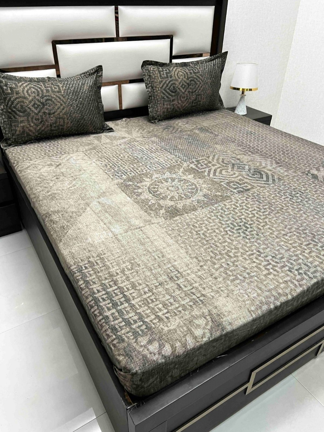 

Pure Decor Cotton King Size Double Bedsheet With 2 Pillow Covers 2.74m X 2.74m, Brown