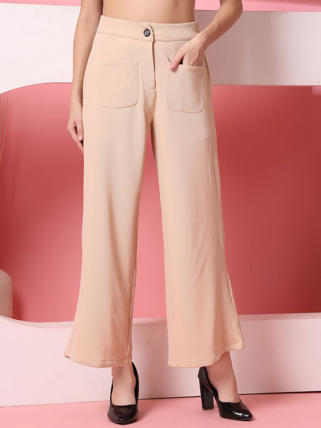 

Oomph! Women Relaxed Trousers, Beige