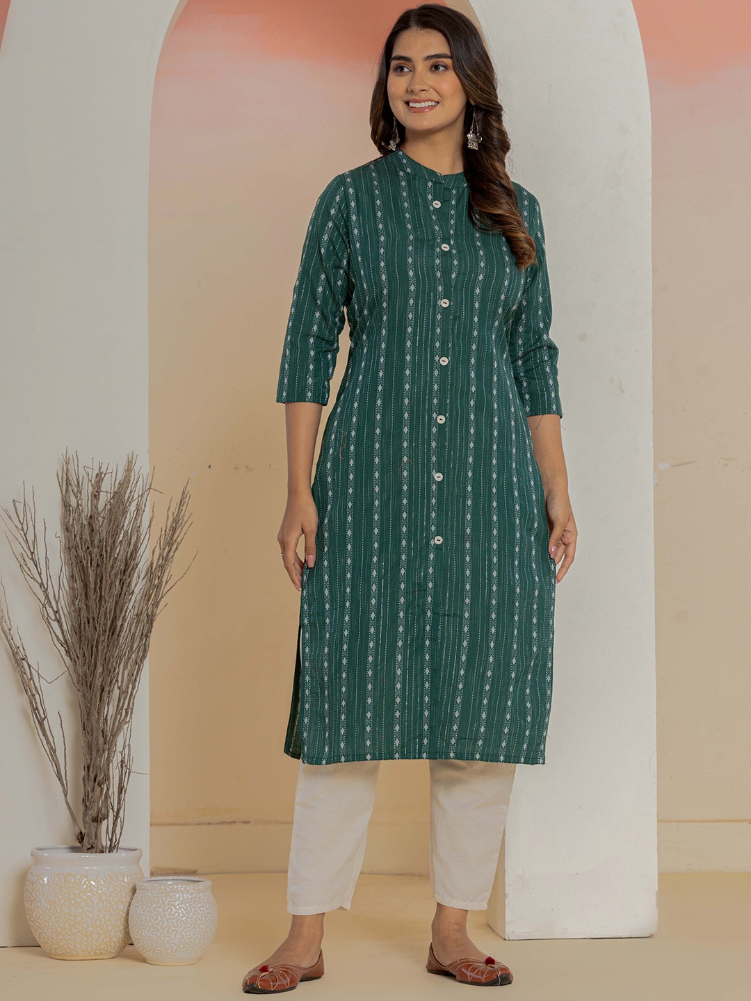 

HEARTLOOM Women Regular Pure Cotton Kurti with Trousers, Green