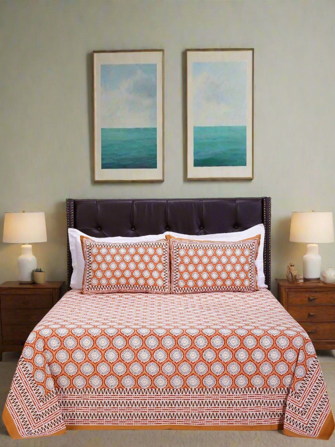 

SHAHENAZ Orange & White Floral Cotton 120 TC Queen Bedsheet with 2 Pillow Covers