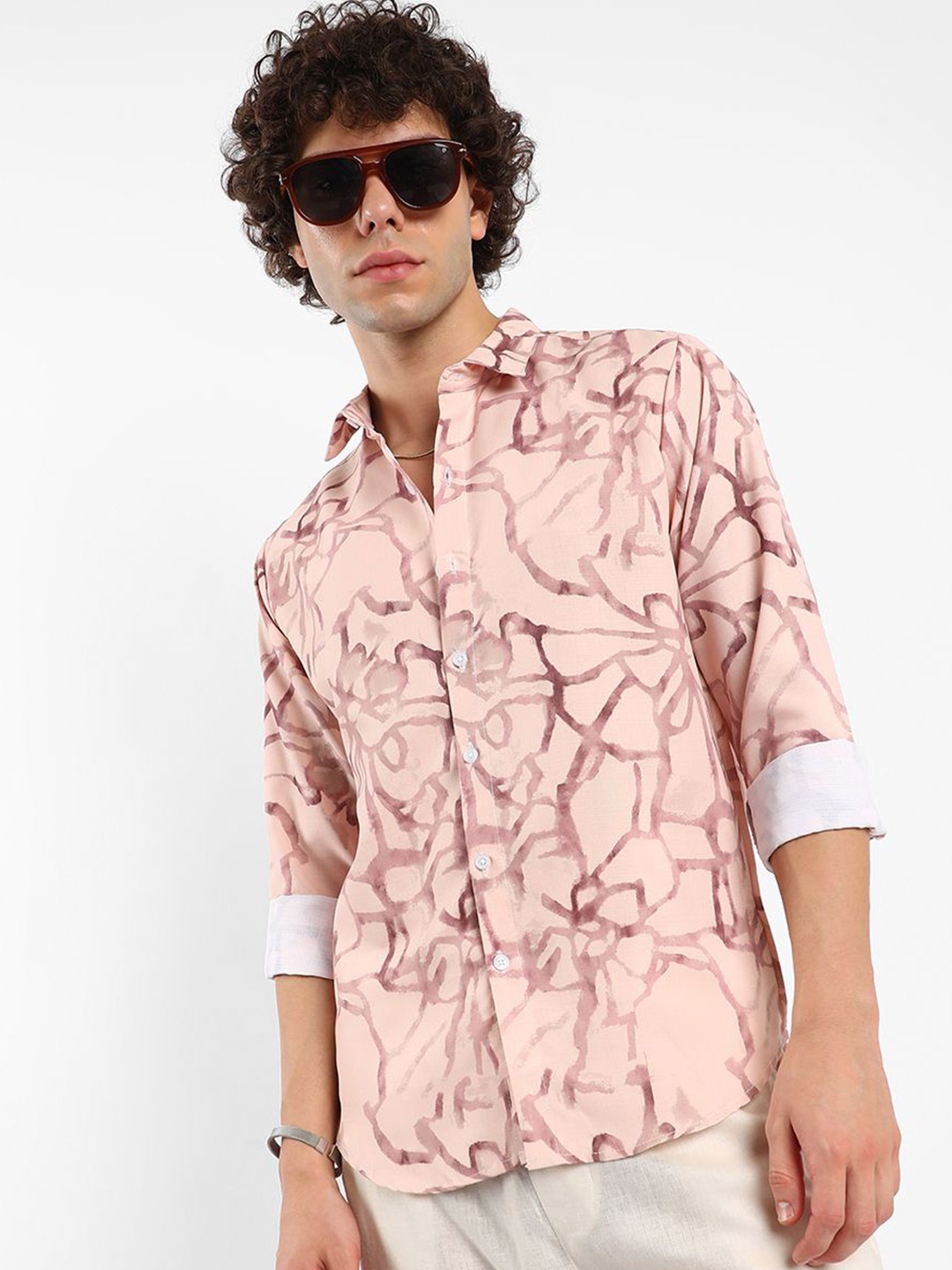 

Campus Sutra Men Comfort Spread Collar Flowing-Pigment Casual Shirt, Pink