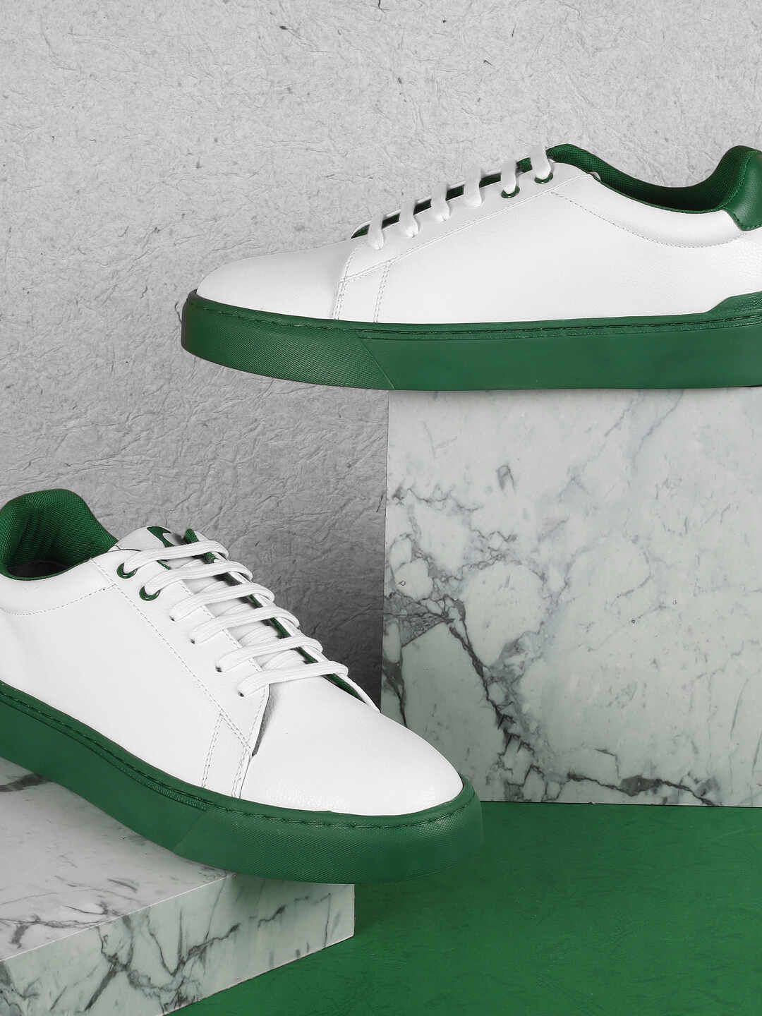 

Mochi Men Sneakers, White